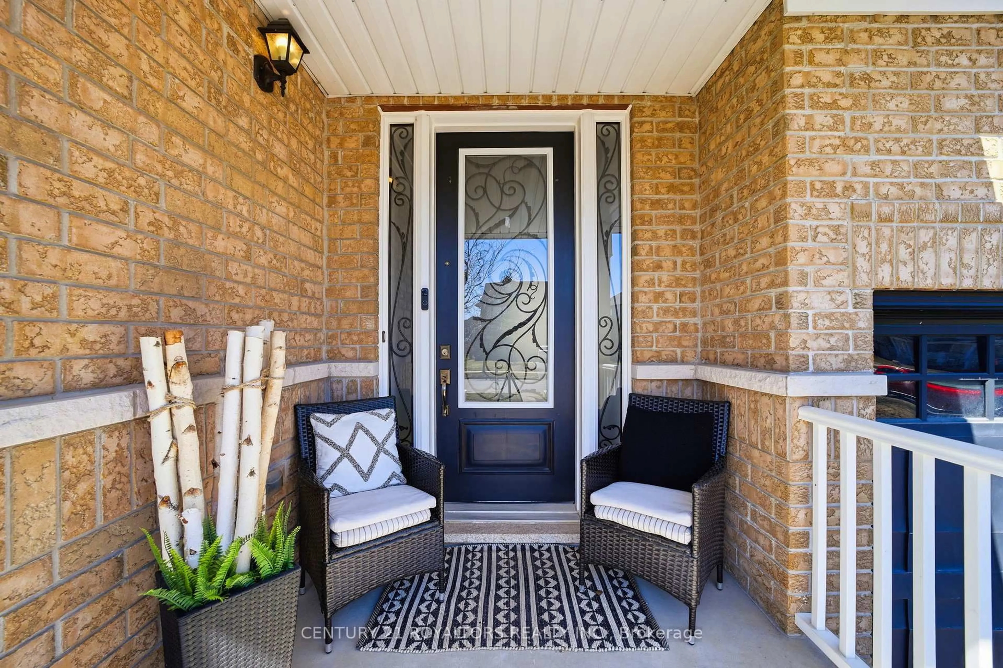 Indoor entryway for 74 Latimer Ave, Essa Ontario L0M 1B5