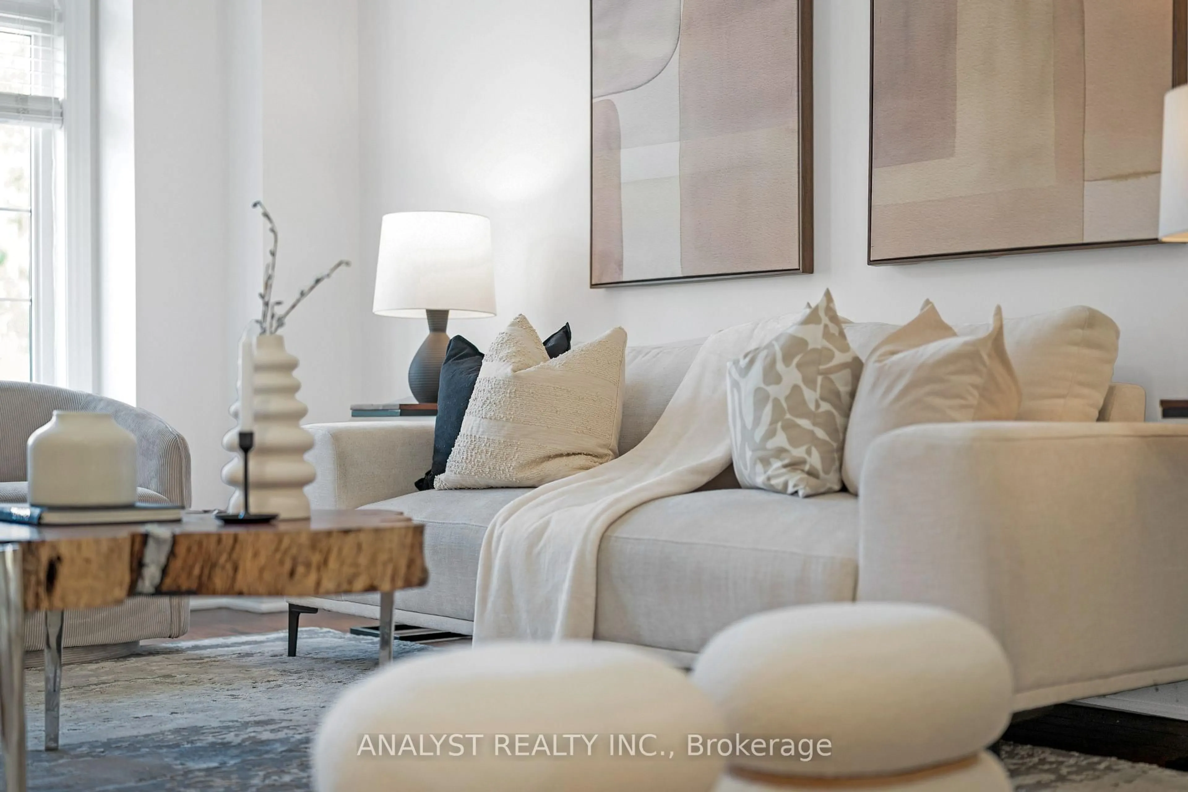 Living room with furniture, unknown for 34 George Bogg Rd, Vaughan Ontario L4L 0A3