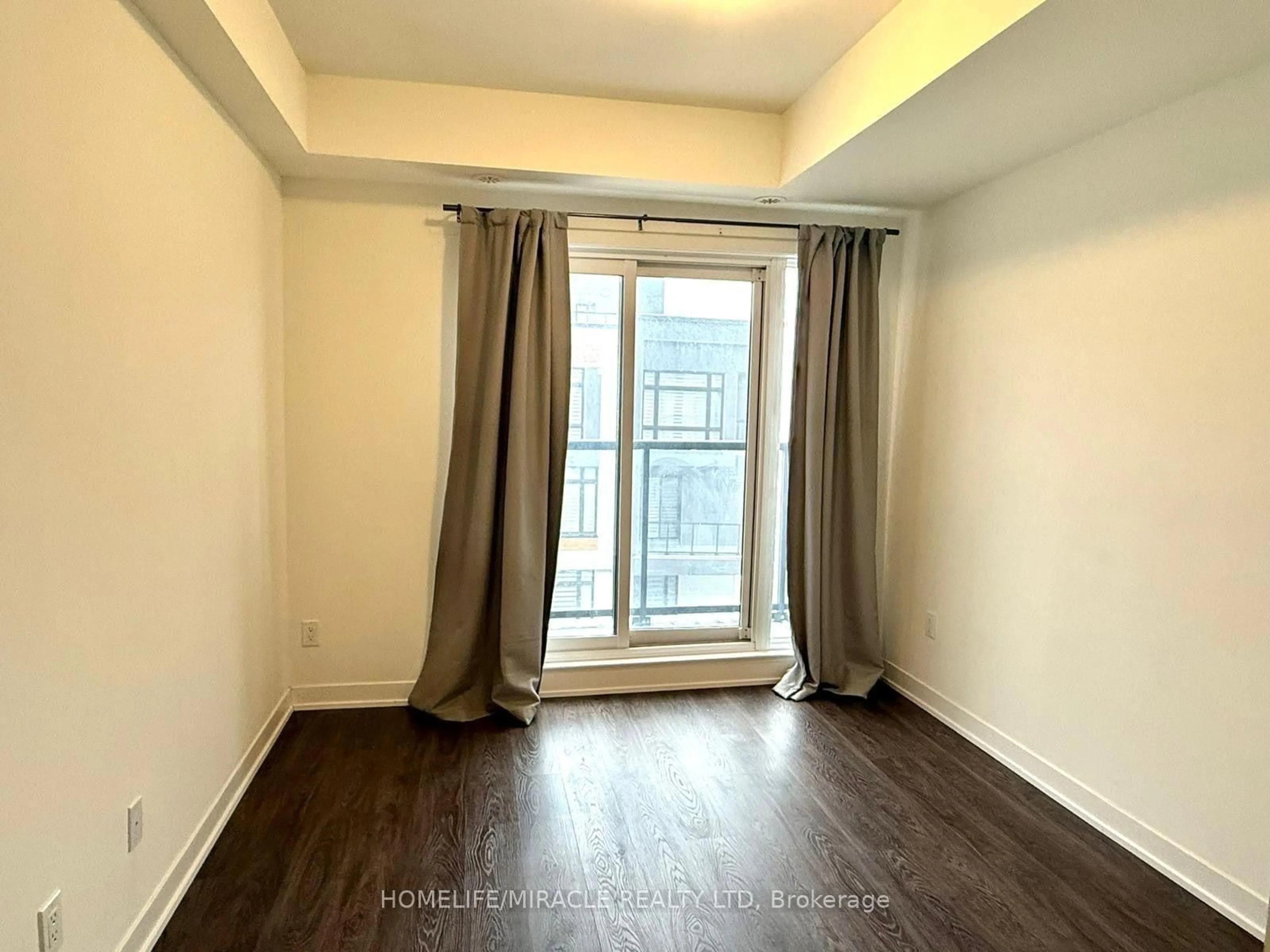 A pic of a room for 2 Steckley House Lane #924, Richmond Hill Ontario L4S 0N4