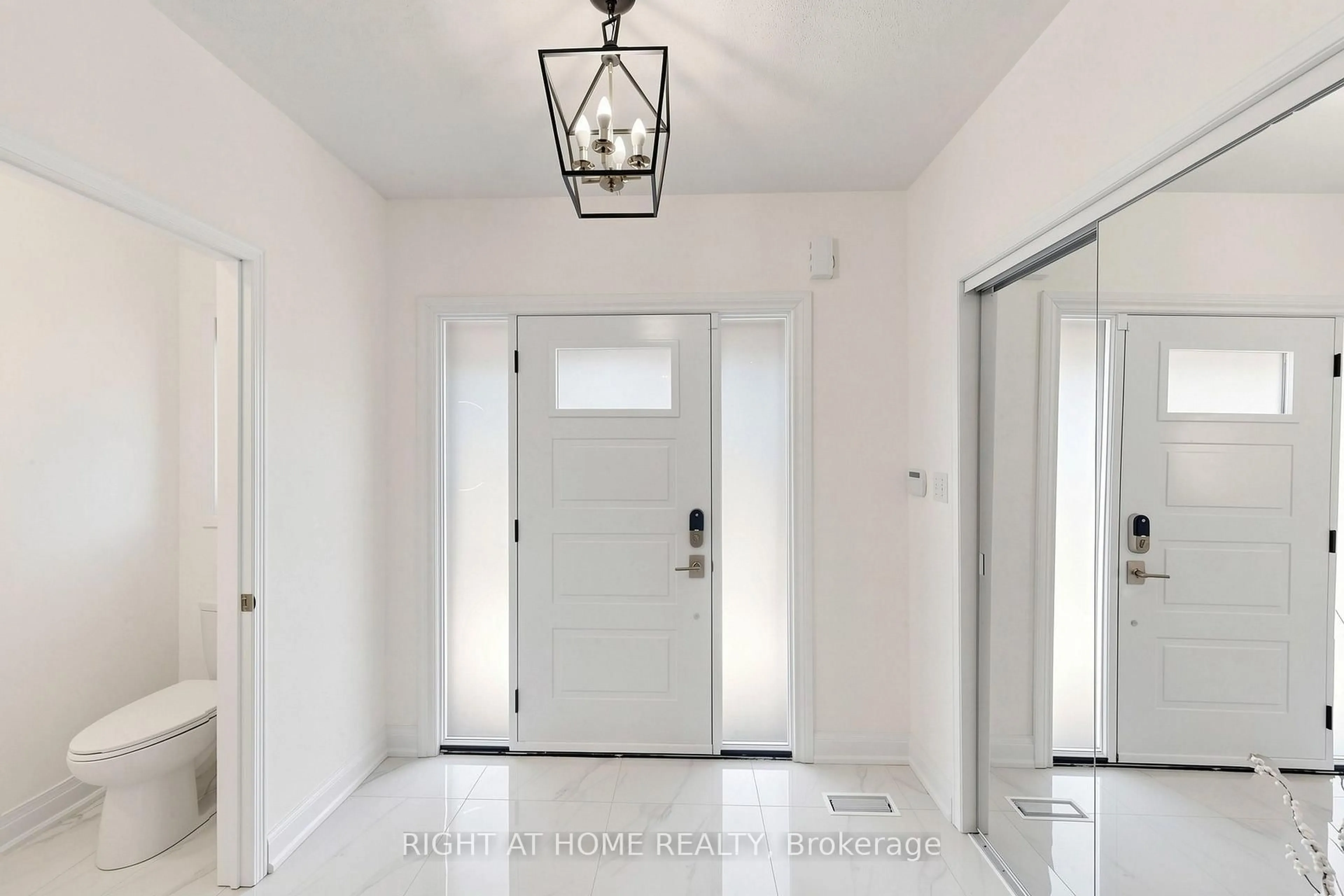 Indoor entryway for 178 Delbert Circ, Whitchurch-Stouffville Ontario L4A 0Y7