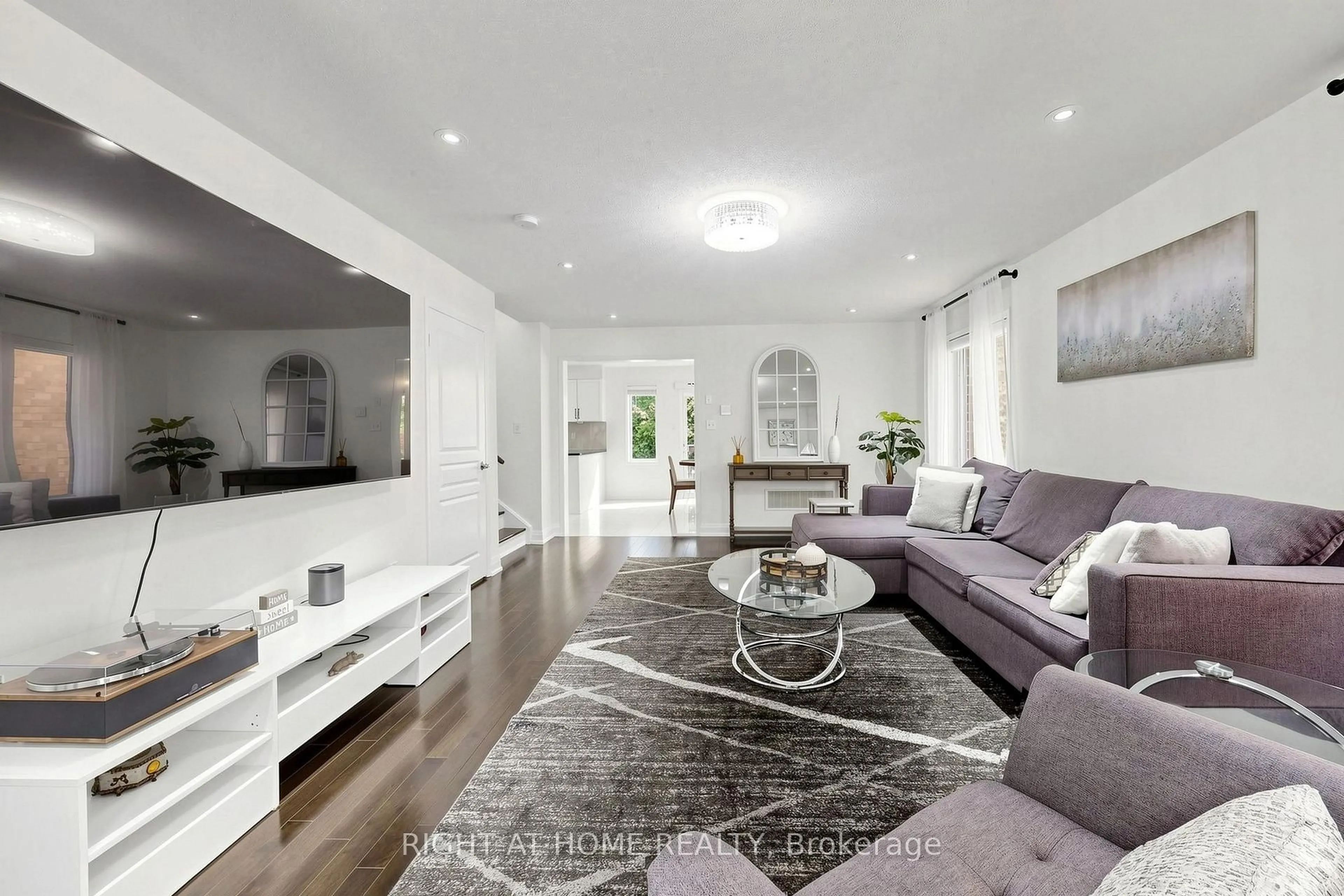 Living room with furniture, unknown for 178 Delbert Circ, Whitchurch-Stouffville Ontario L4A 0Y7
