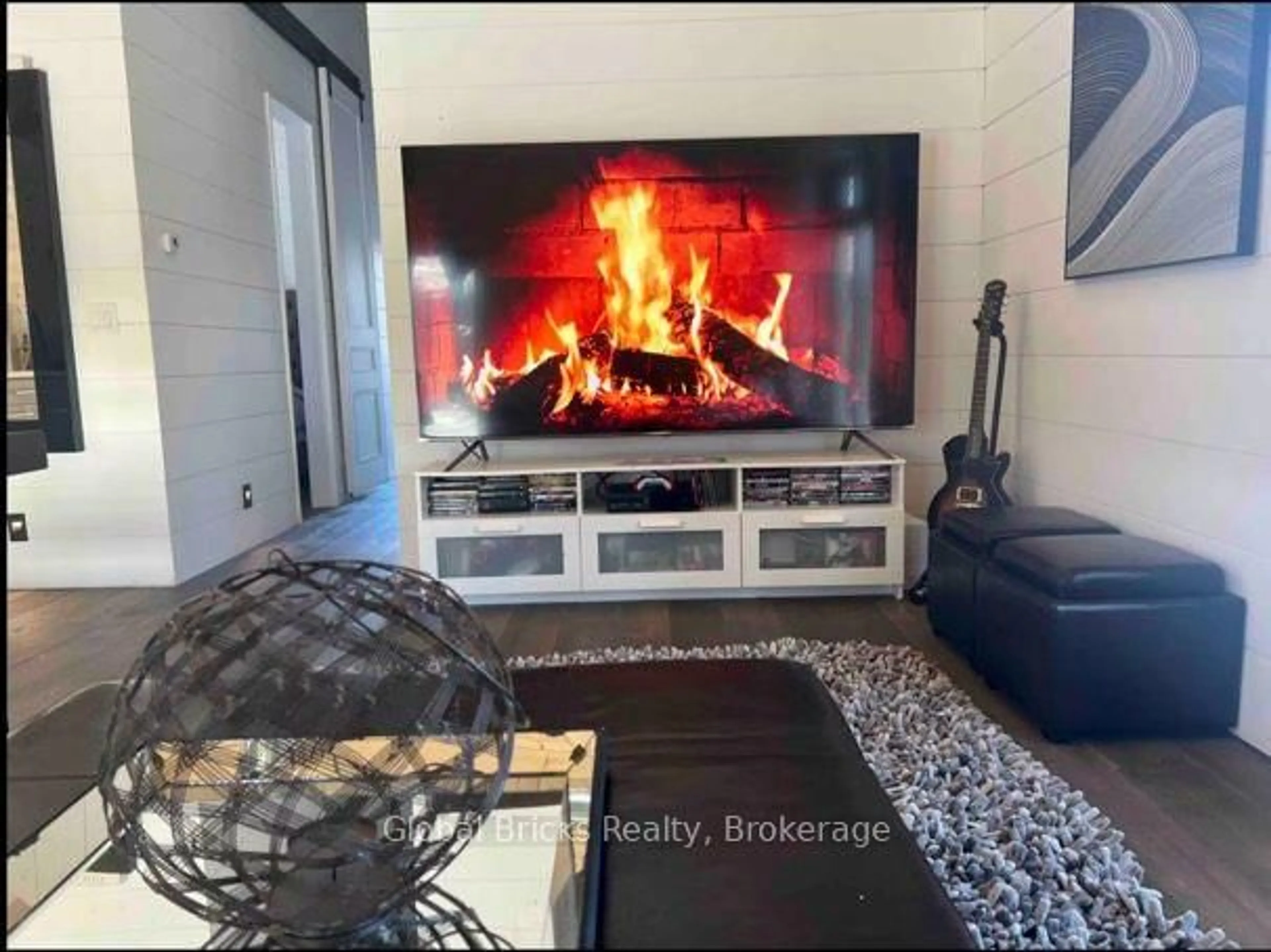 Home theater for 899 Maplewood Dr, Innisfil Ontario L9S 1Y7