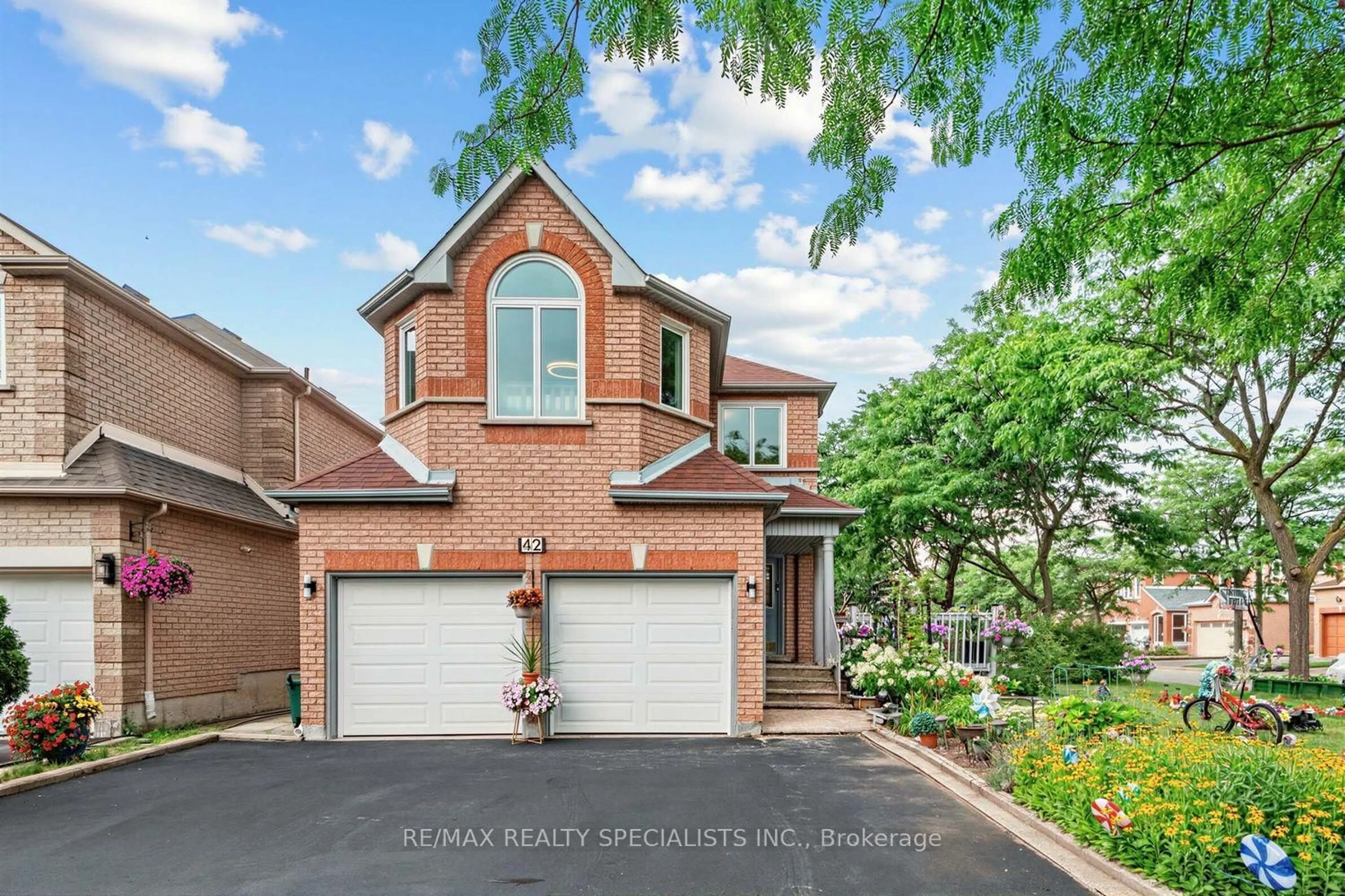 Home with brick exterior material, unknown for 42 STANLEY Lane, Markham Ontario L3S 4E3