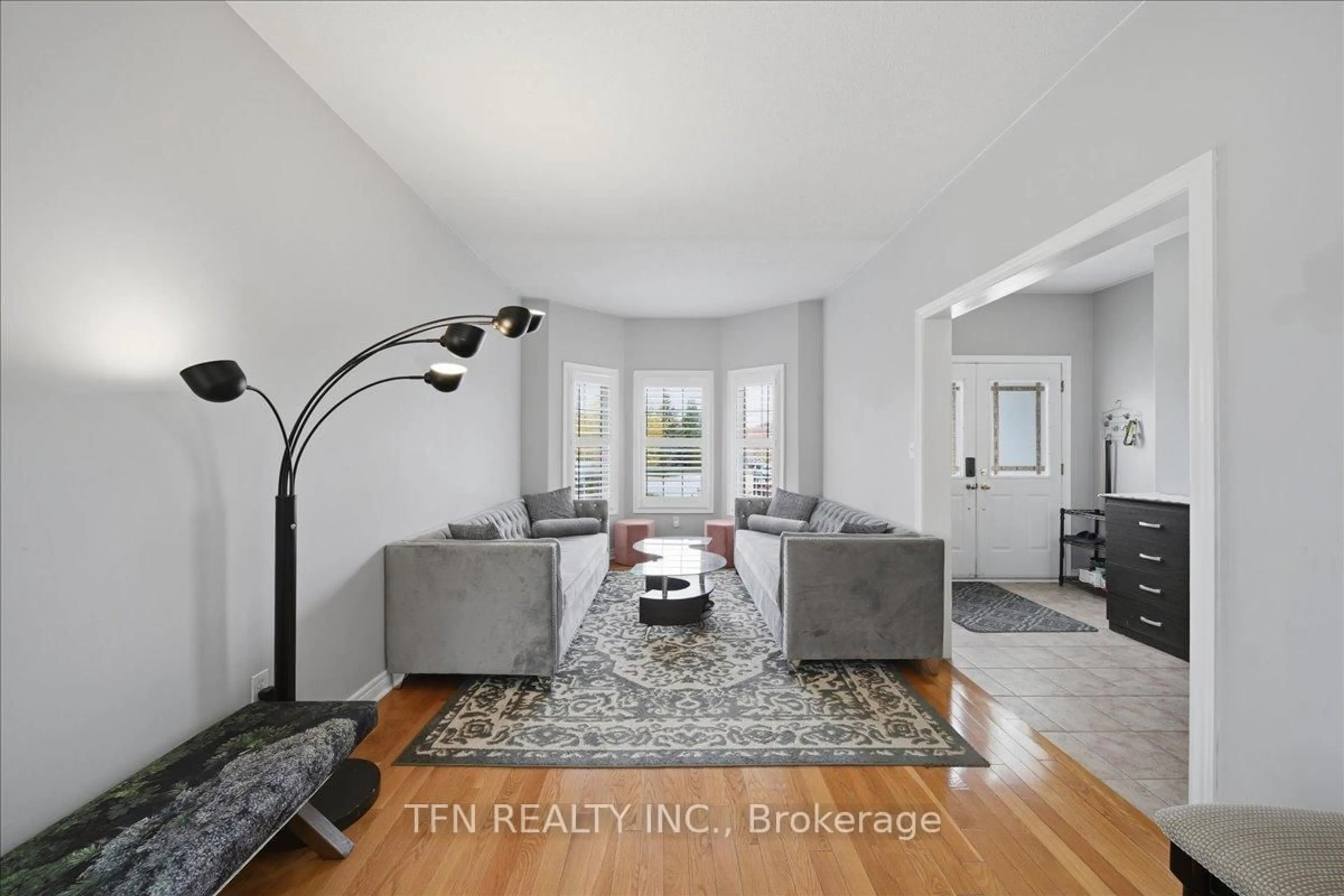 Unknown for 2073 Cynthia Crt, Innisfil Ontario L9S 4Z1