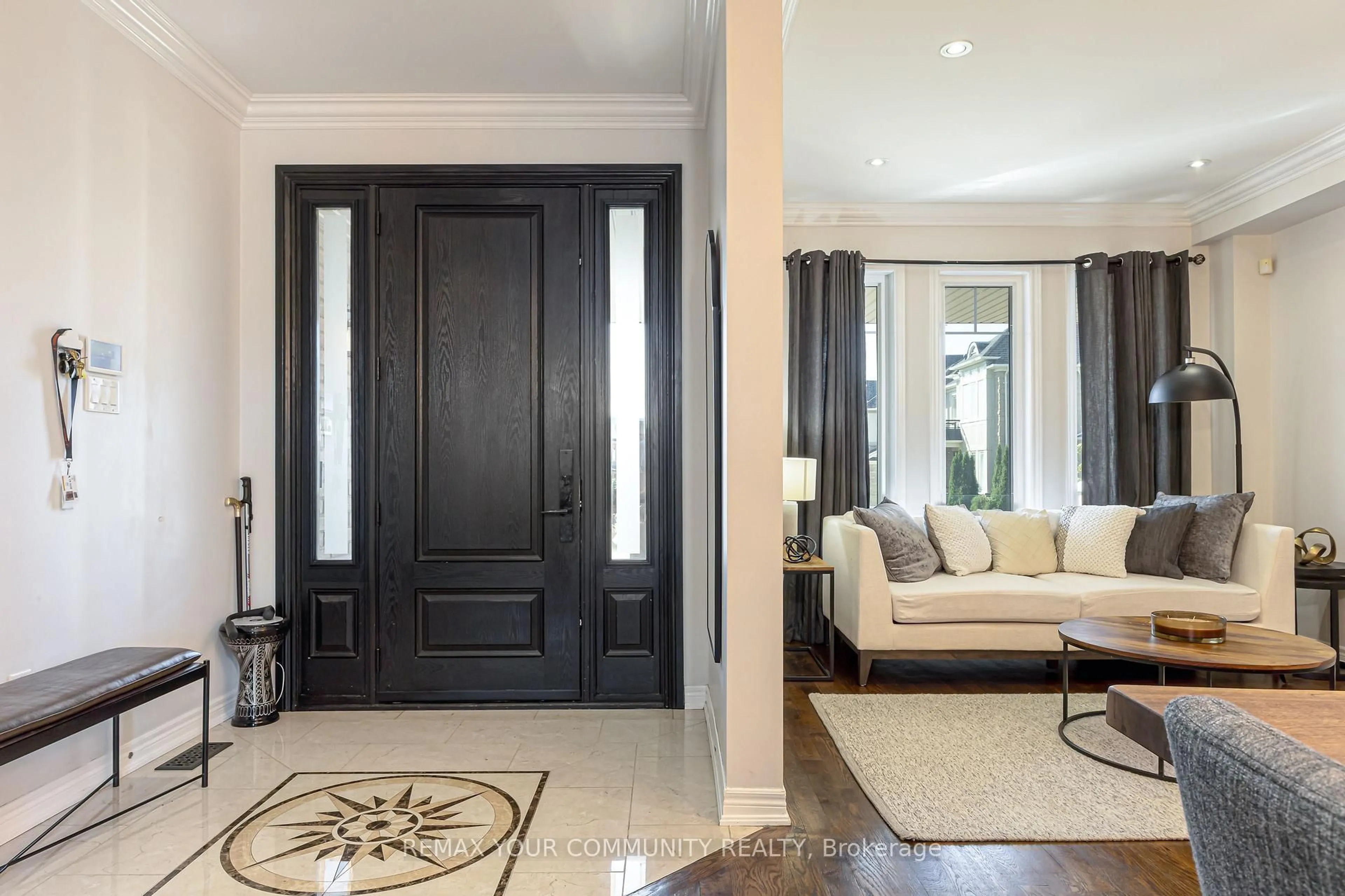 Indoor entryway for 47 Vandervoort Dr, Richmond Hill Ontario L4E 0C7
