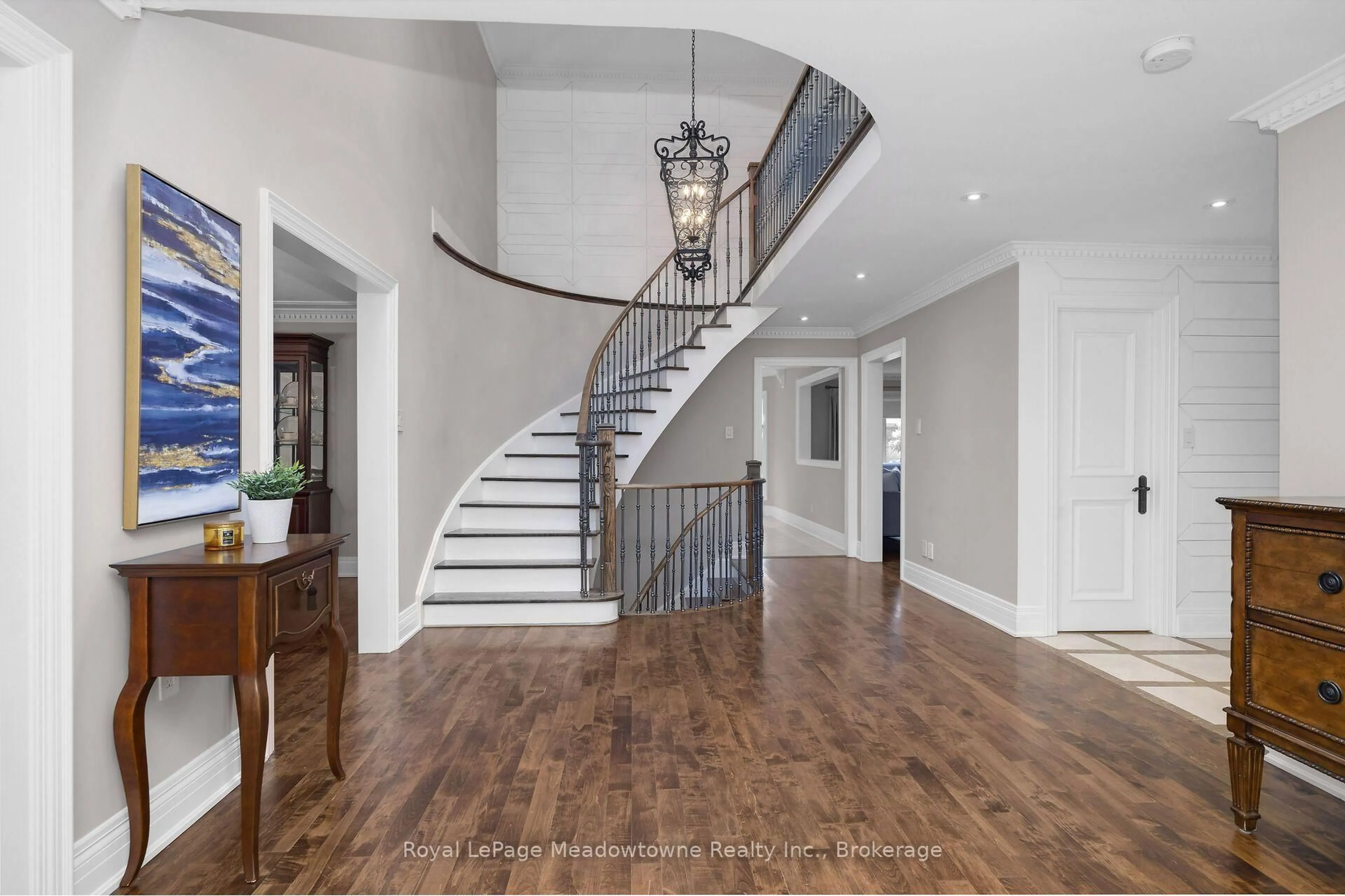 Indoor entryway for 246 Fifth Ave, Vaughan Ontario L4L 7A3