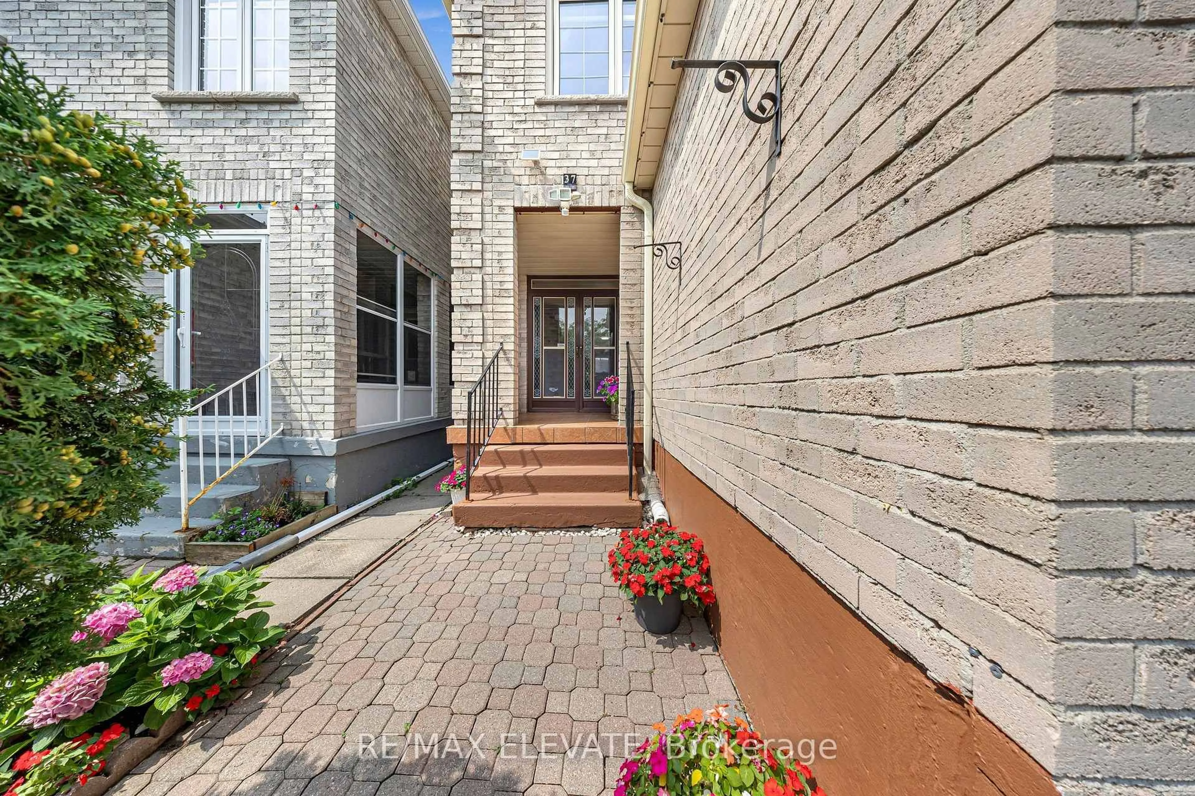 Unknown for 37 Miles Farm Rd, Markham Ontario L3S 2C2