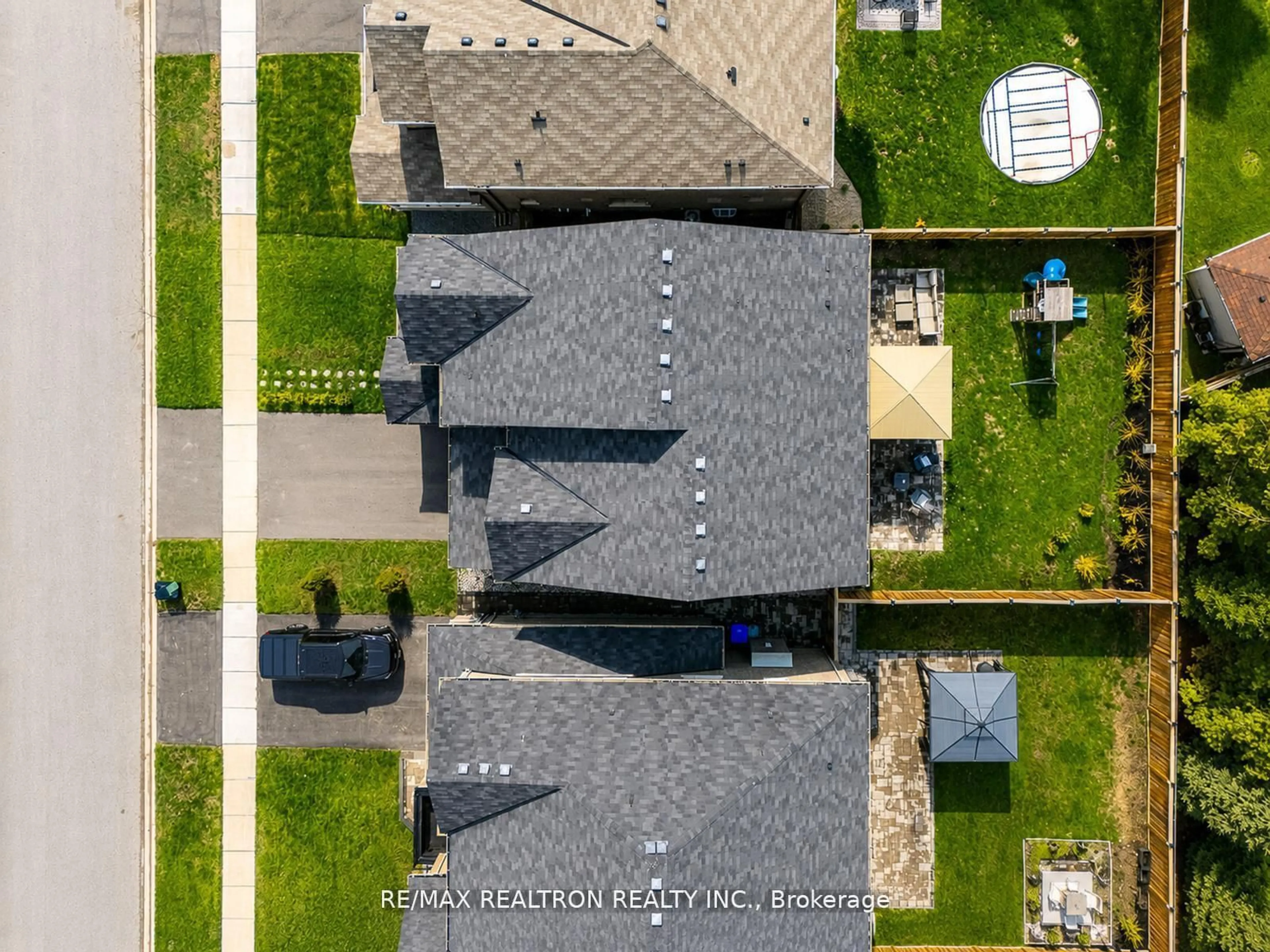 A pic from outside/outdoor area/front of a property/back of a property/a pic from drone, street for 1787 Emberton Way, Innisfil Ontario L9S 0N4
