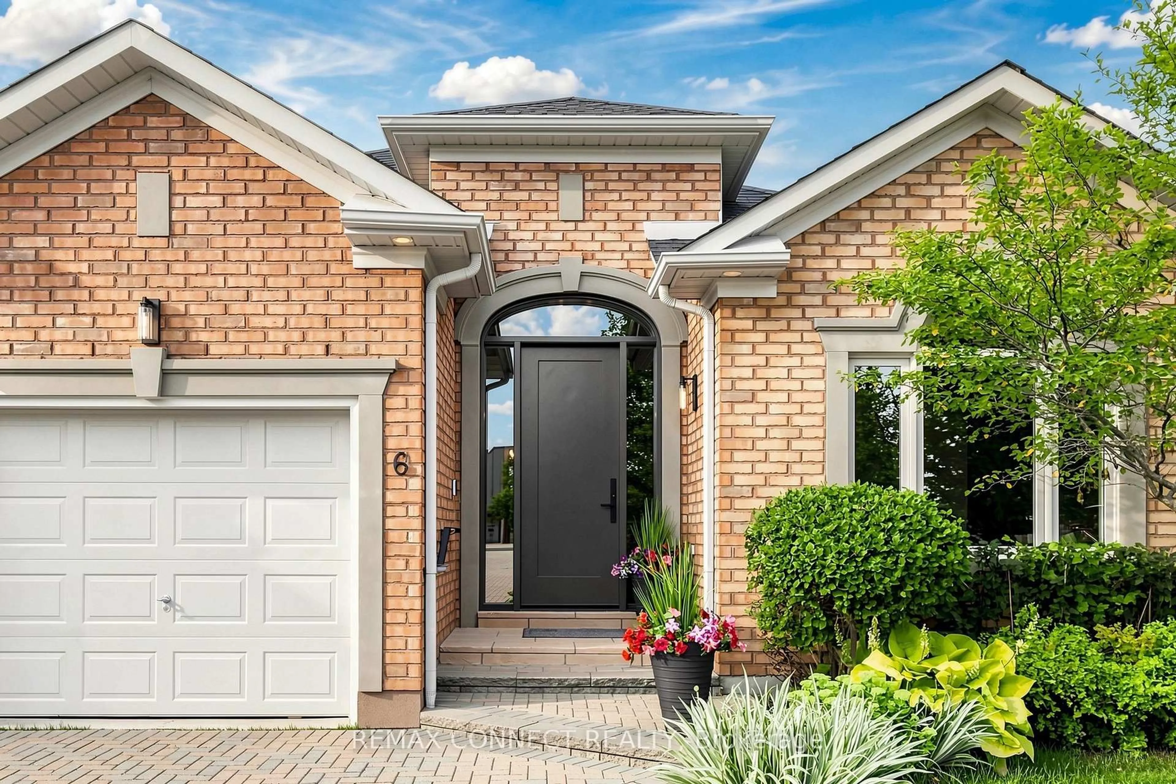 Home with brick exterior material, street for 6 Willie's Round, Whitchurch-Stouffville Ontario L4A 1N6