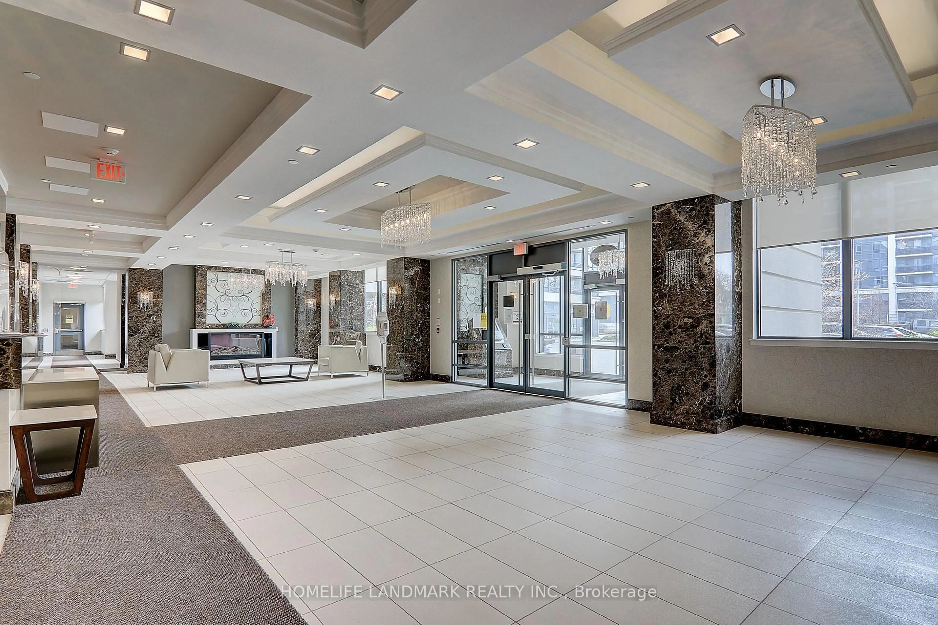 Indoor foyer for 372 Highway 7 E Rd #1027, Richmond Hill Ontario L4B 0C6