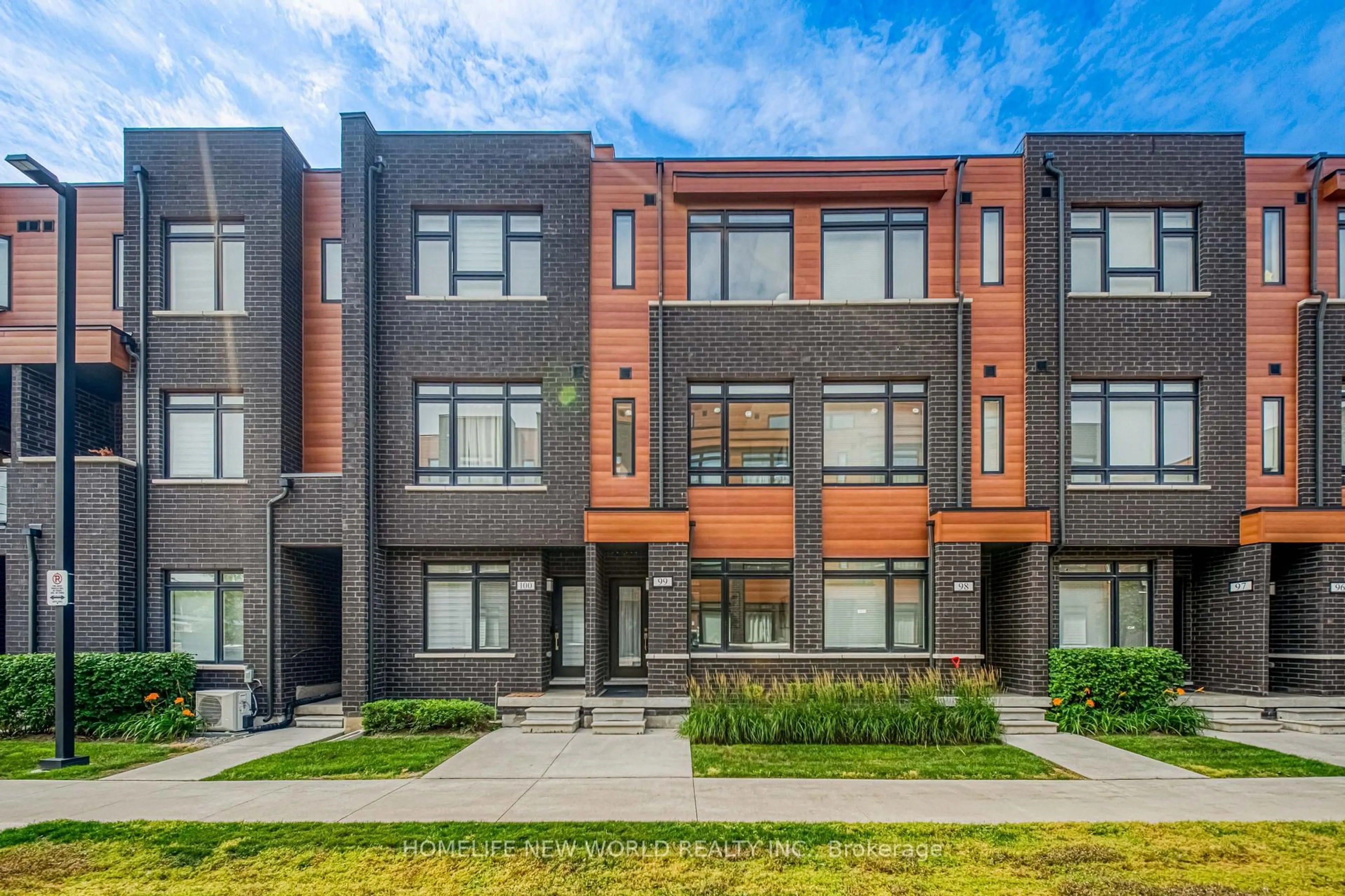 Home with brick exterior material, street for 370D Red Maple Rd #99, Richmond Hill Ontario L4C 5T4