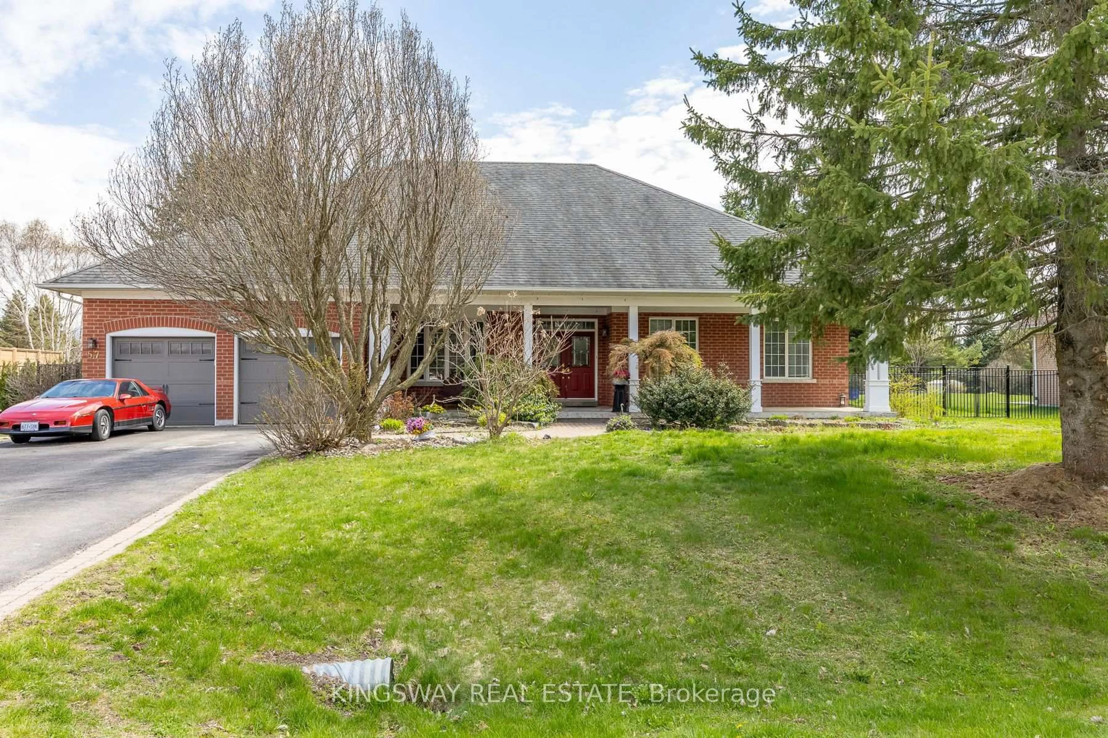 A pic from outside/outdoor area/front of a property/back of a property/a pic from drone, street for 57 McMullen Dr, Whitchurch-Stouffville Ontario L4A 7X4