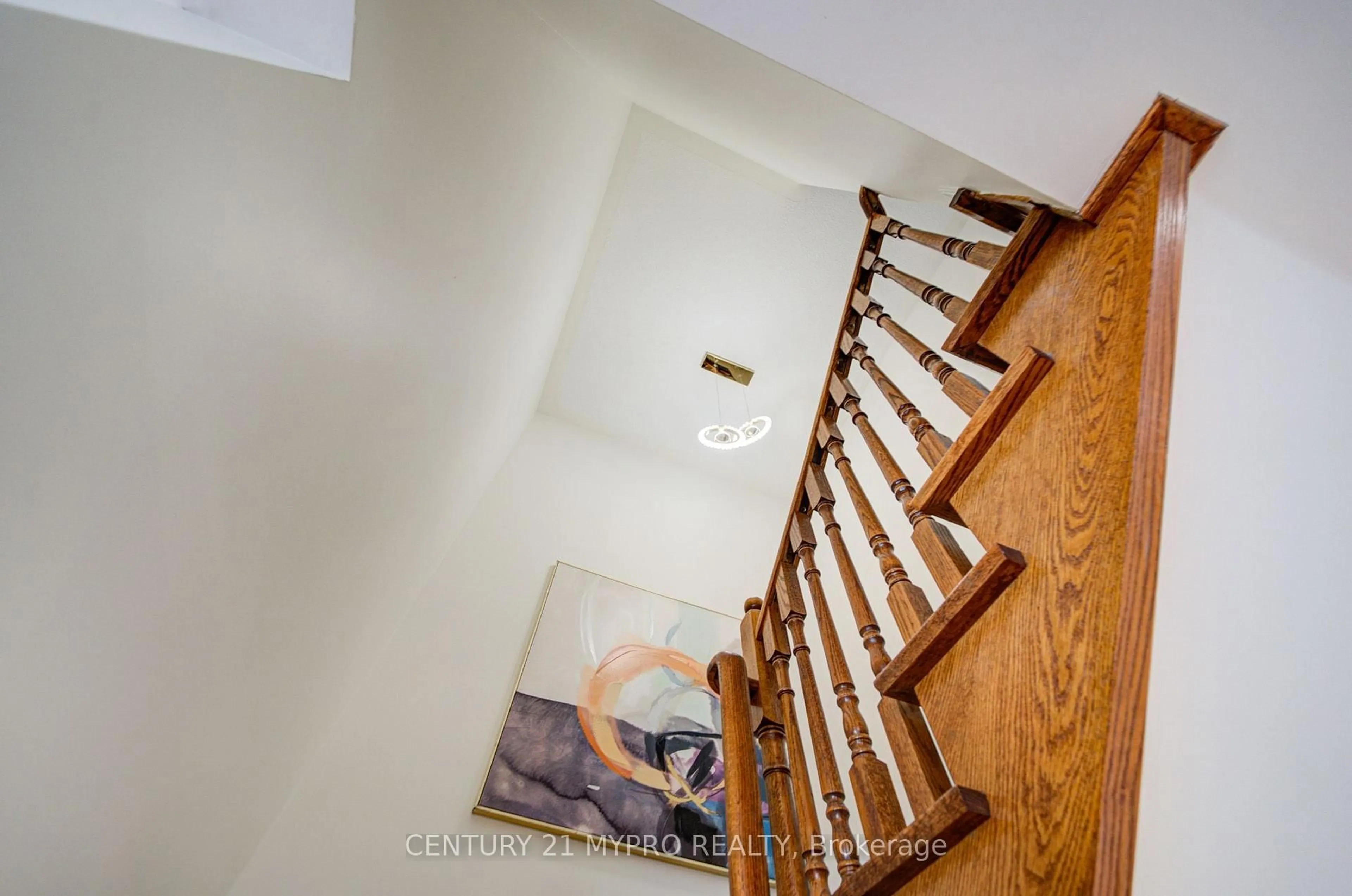 Stairs for 73 Pillar Rock Cres, Markham Ontario L6C 3H4