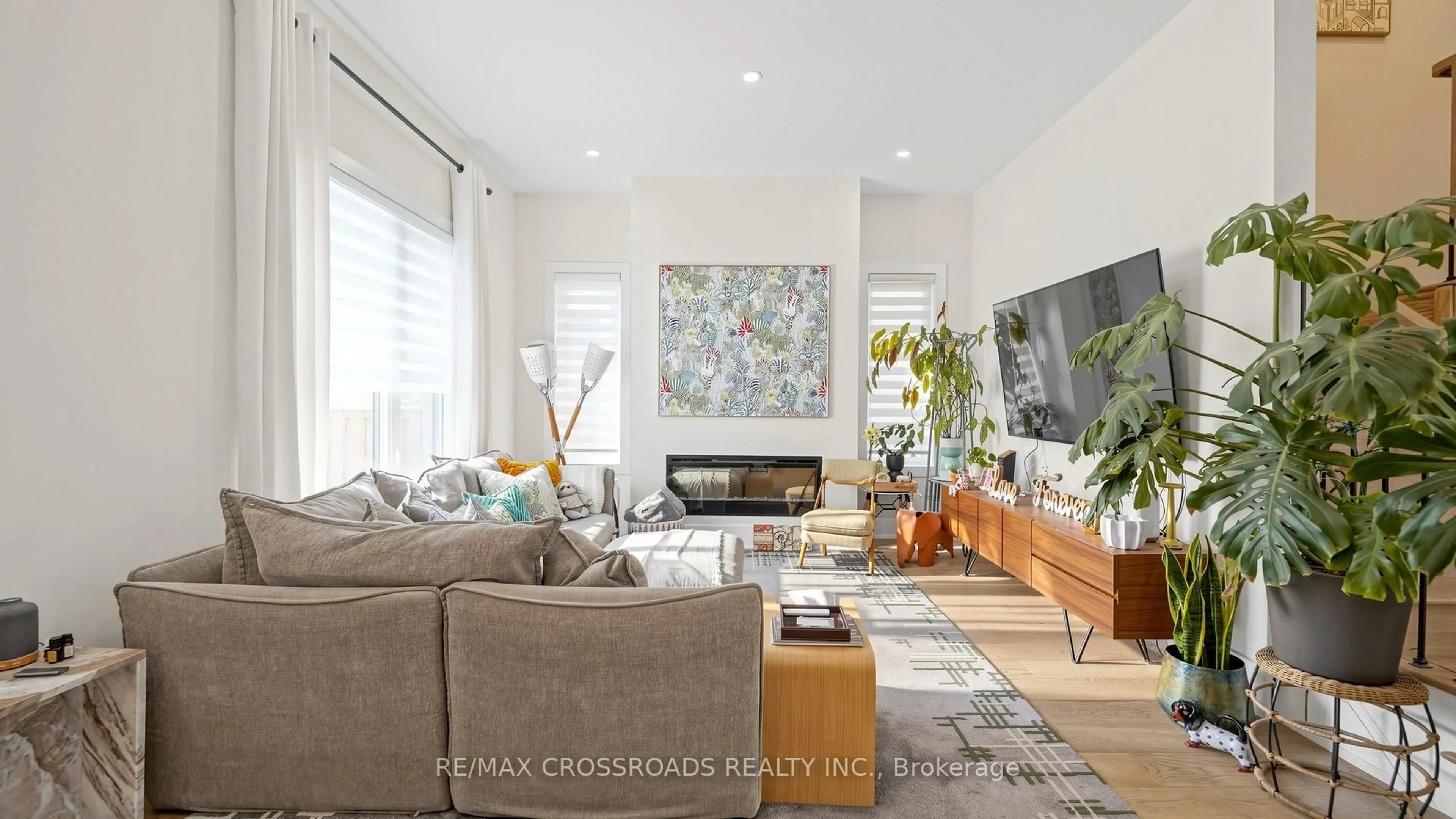 Living room with furniture, unknown for 17 Sam Priestley Ave, Markham Ontario L6B 1P1