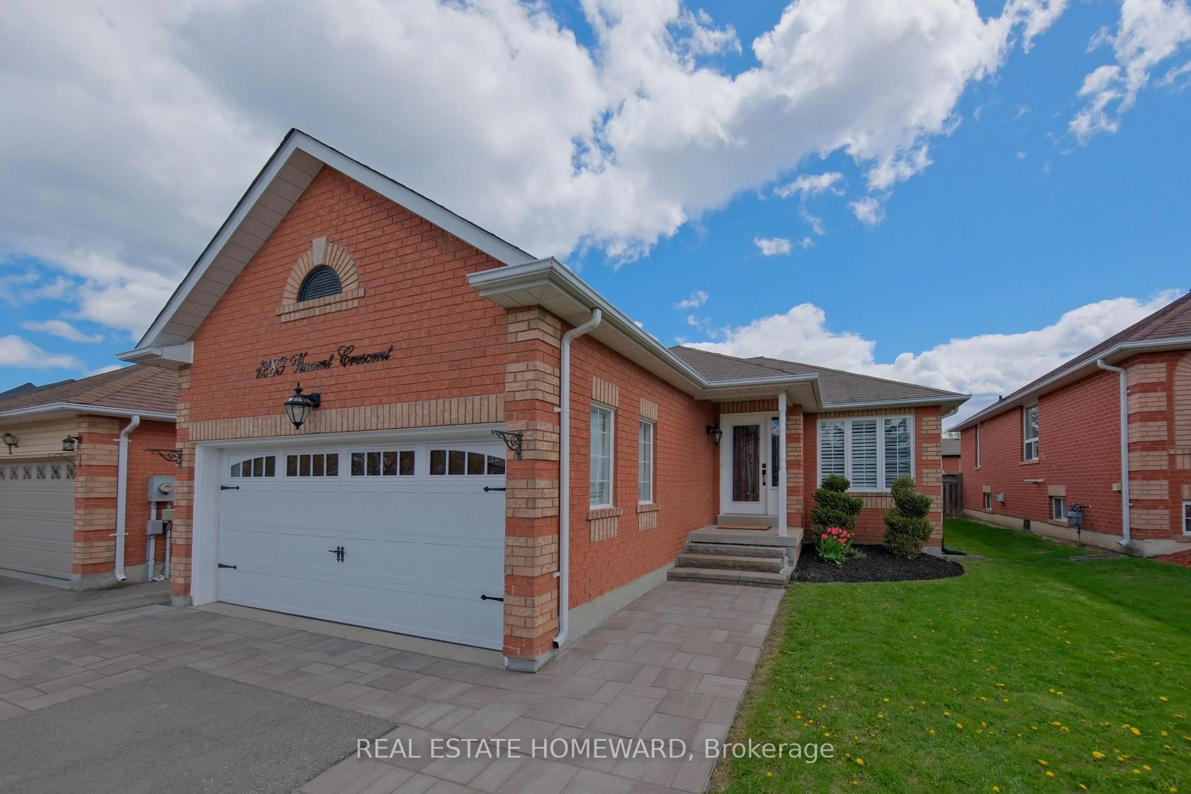Home with brick exterior material, street for 1283 Vincent Cres, Innisfil Ontario L9S 1Z6