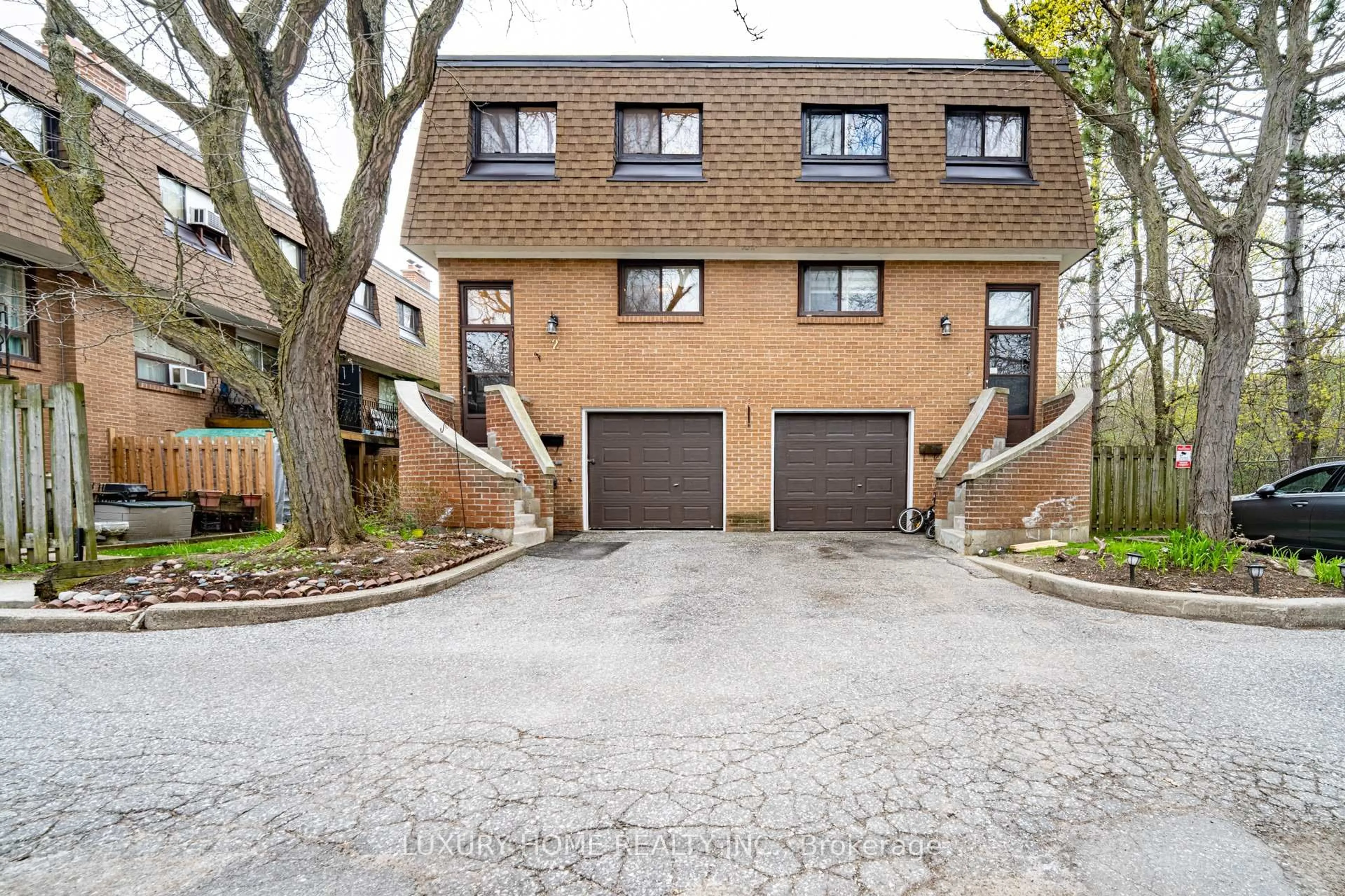 Home with brick exterior material, street for 100 Henderson Ave #2, Markham Ontario L3T 2K8