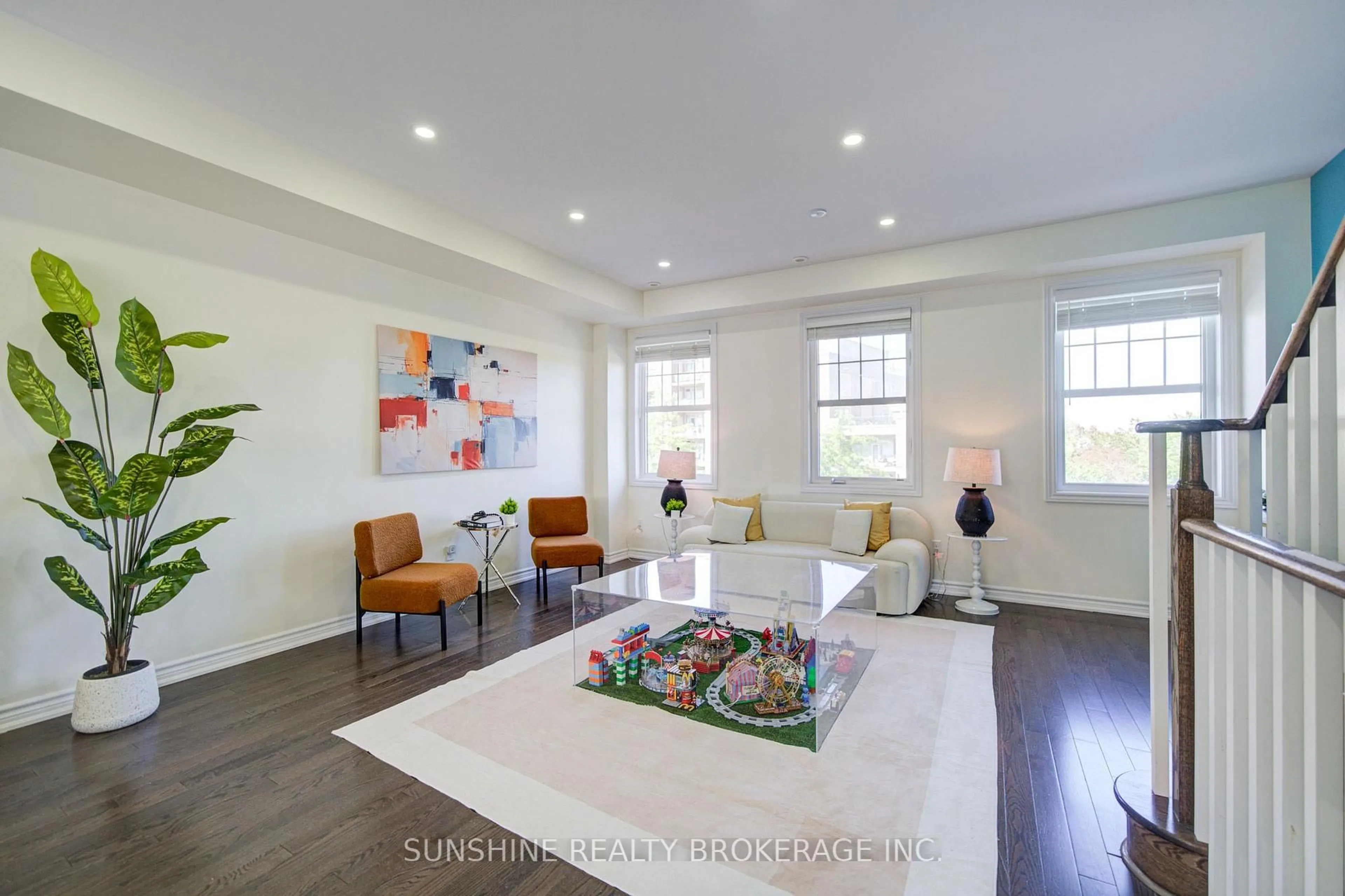 Living room with furniture, unknown for 168 Baker Hill Blvd, Whitchurch-Stouffville Ontario L4A 1X9