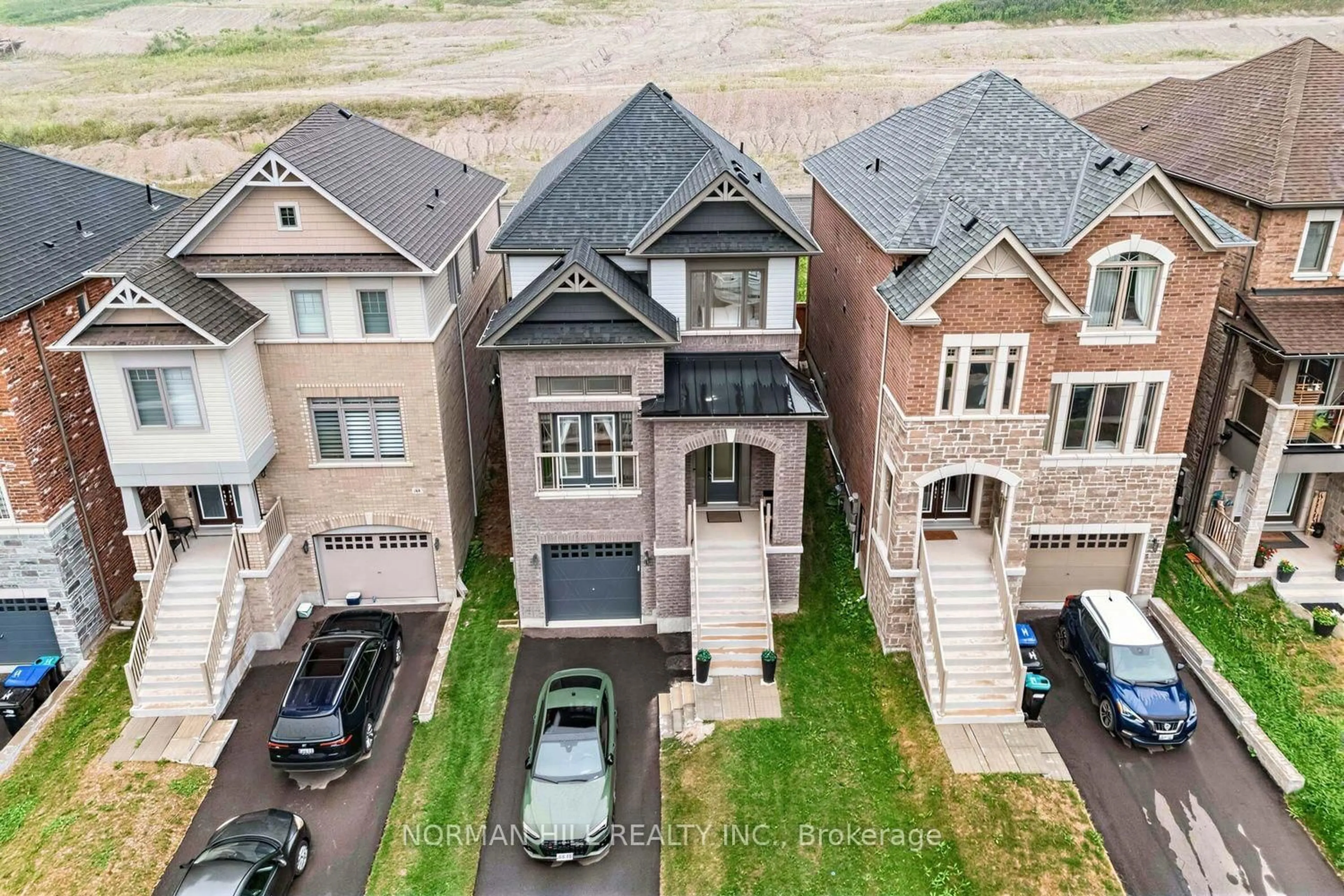 A pic from outside/outdoor area/front of a property/back of a property/a pic from drone, street for 46 Janes Cres, New Tecumseth Ontario L9R 0V9