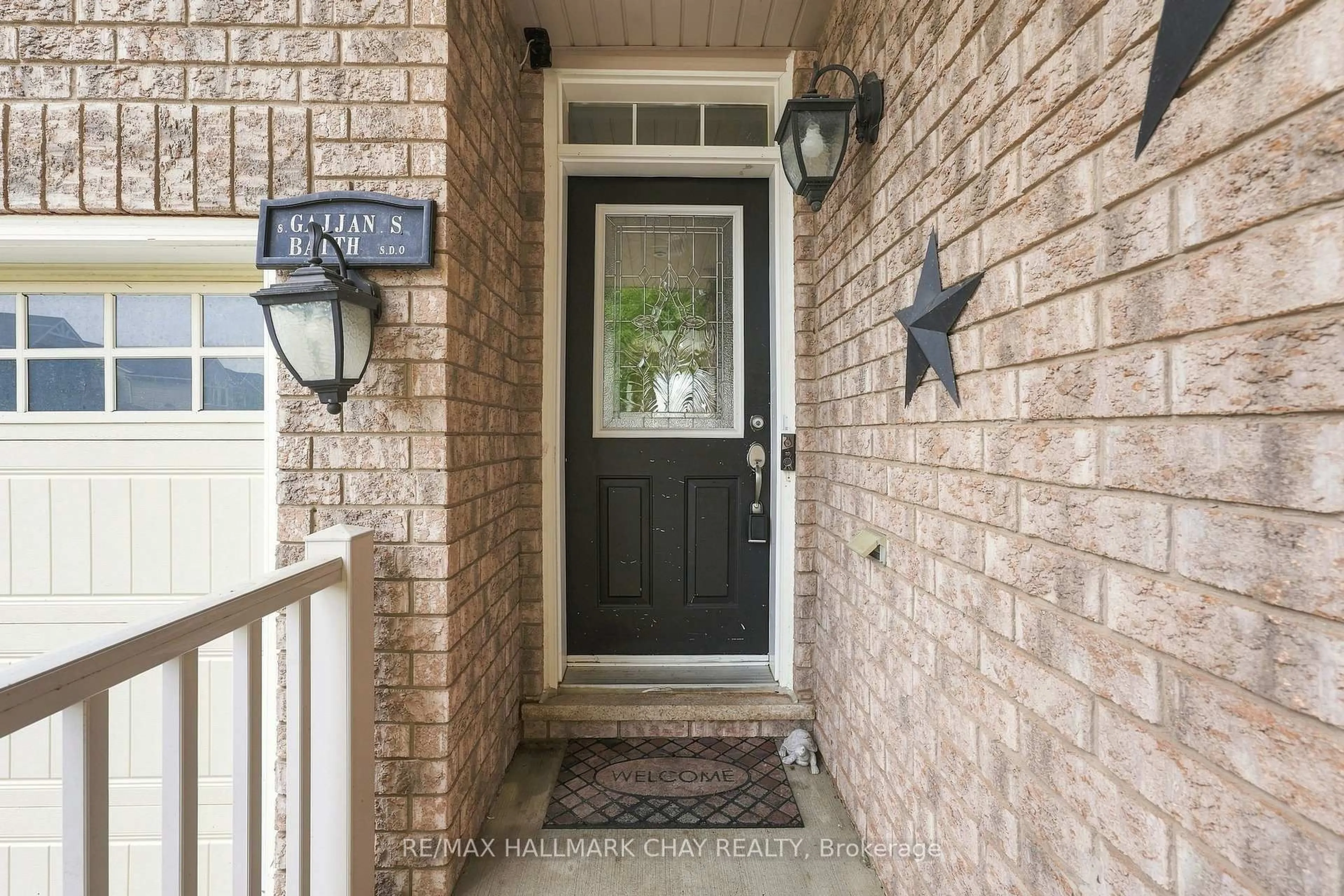 Indoor entryway for 29 Dunning Dr, New Tecumseth Ontario L9R 0B5