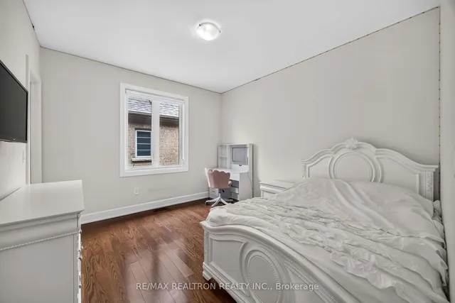 136 Abner Miles Dr, Vaughan 5