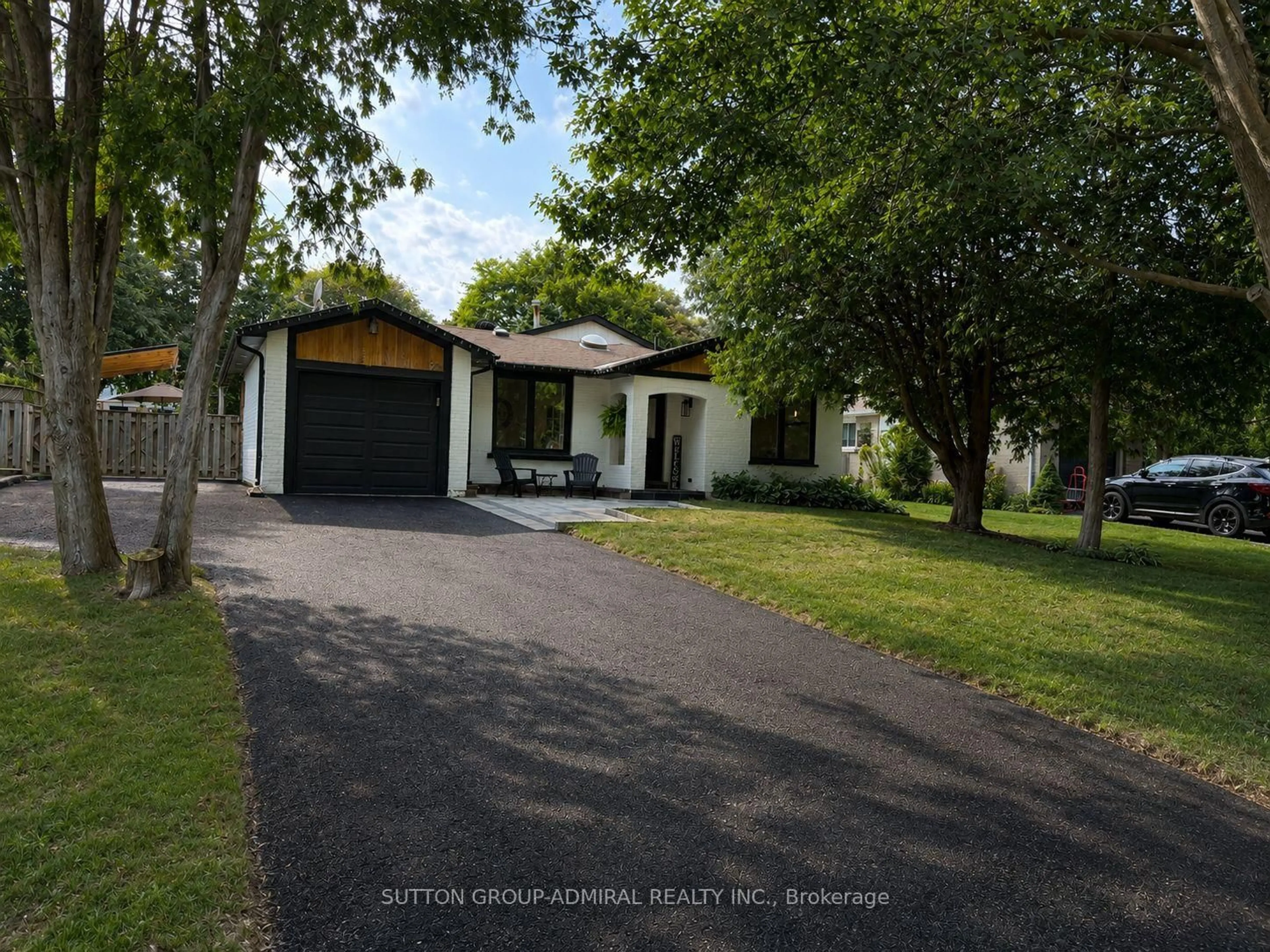 A pic from outside/outdoor area/front of a property/back of a property/a pic from drone, street for 214 Centre St, New Tecumseth Ontario L0G 1A0