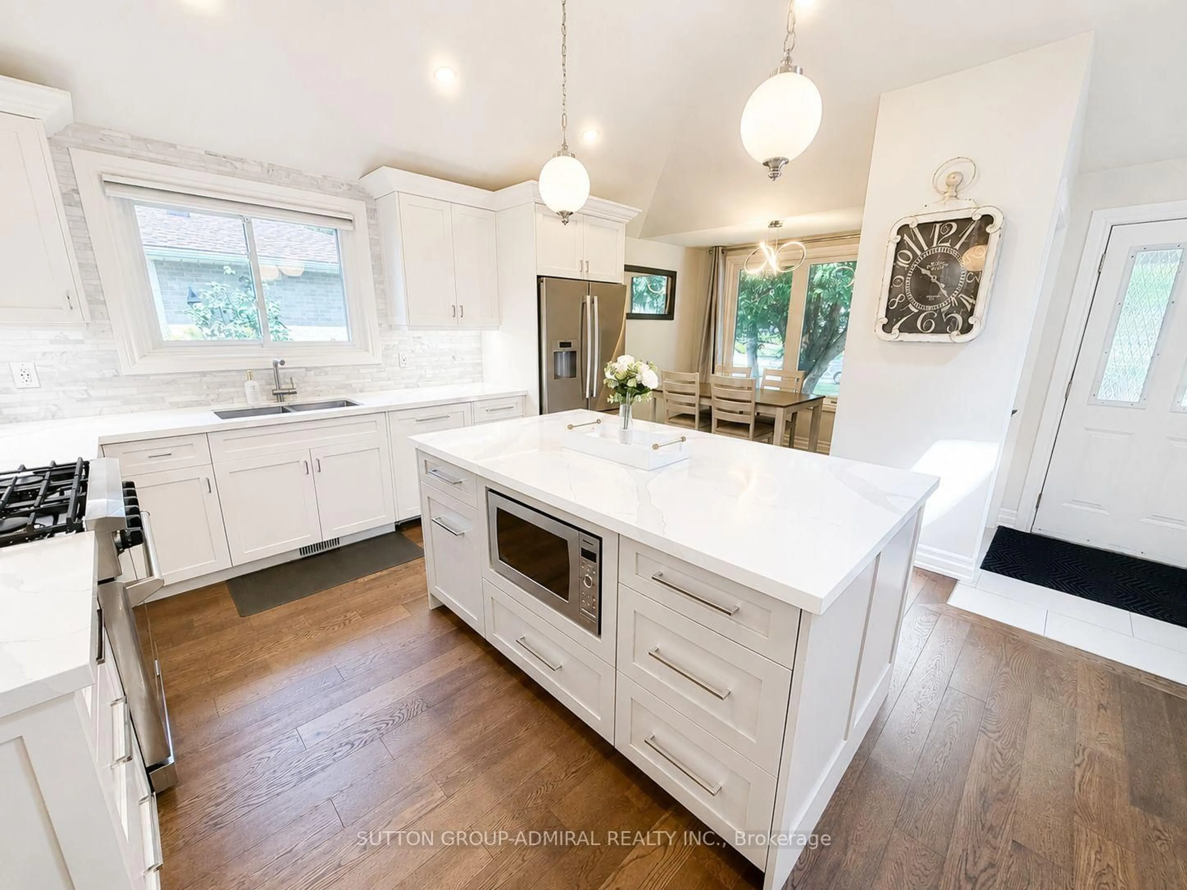 Open concept kitchen, unknown for 214 Centre St, New Tecumseth Ontario L0G 1A0