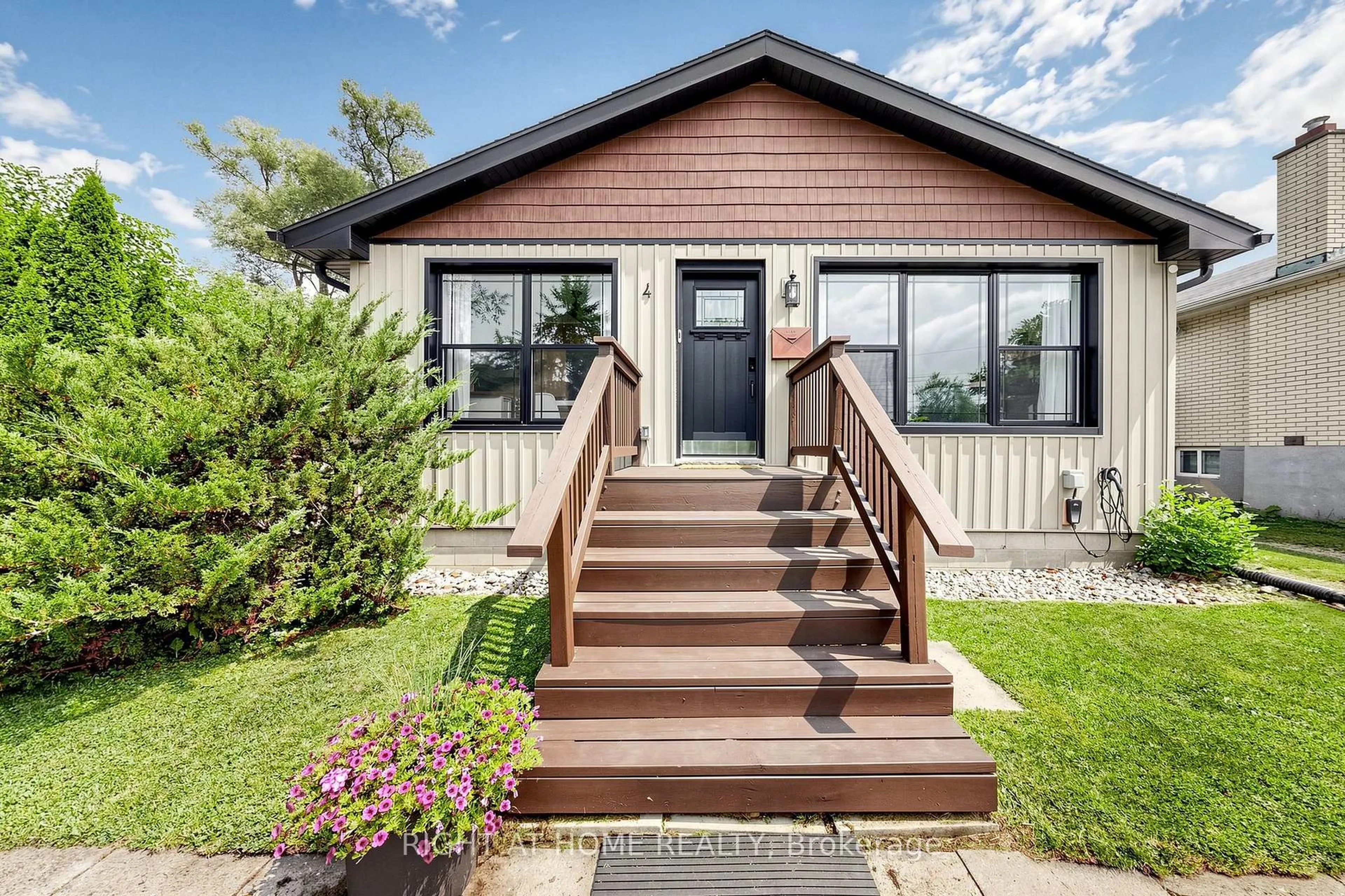 Home with brick exterior material, street for 4 Waterbend Dr, Georgina Ontario L4P 2S2