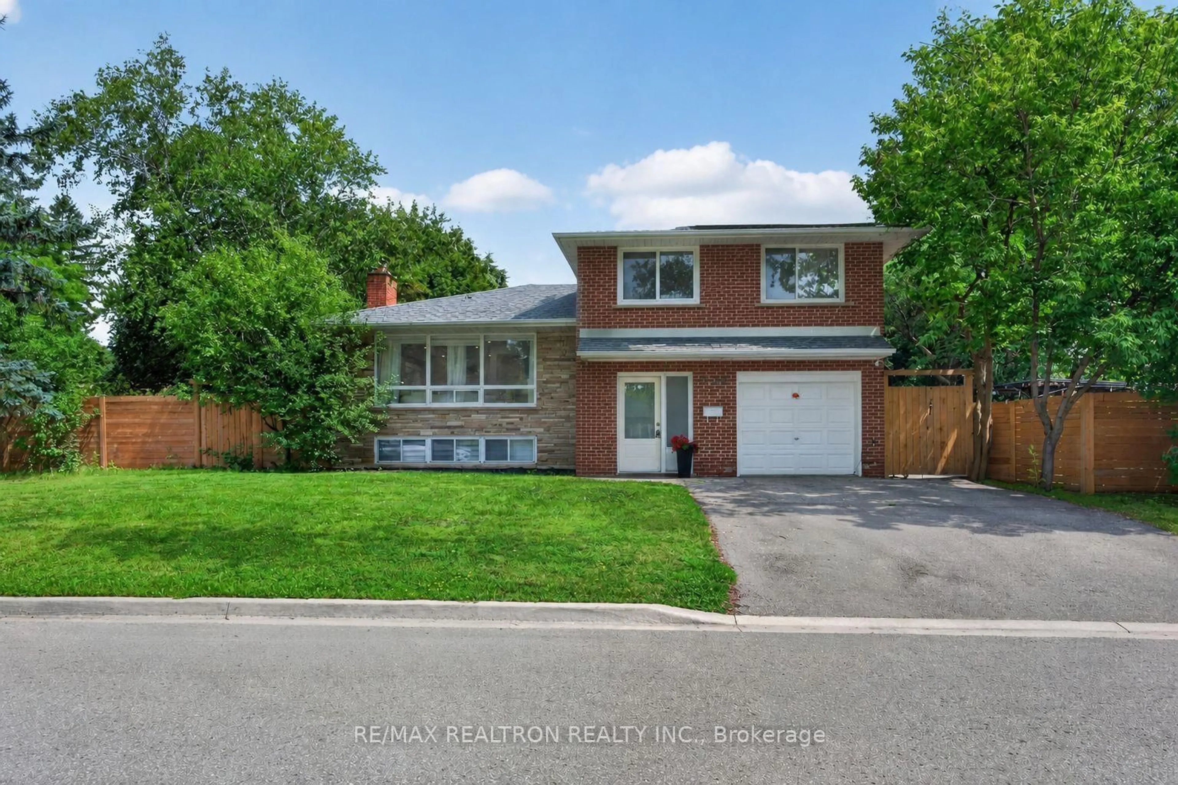 Home with brick exterior material, street for 249 Tampico Rd, Richmond Hill Ontario L4C 4R8