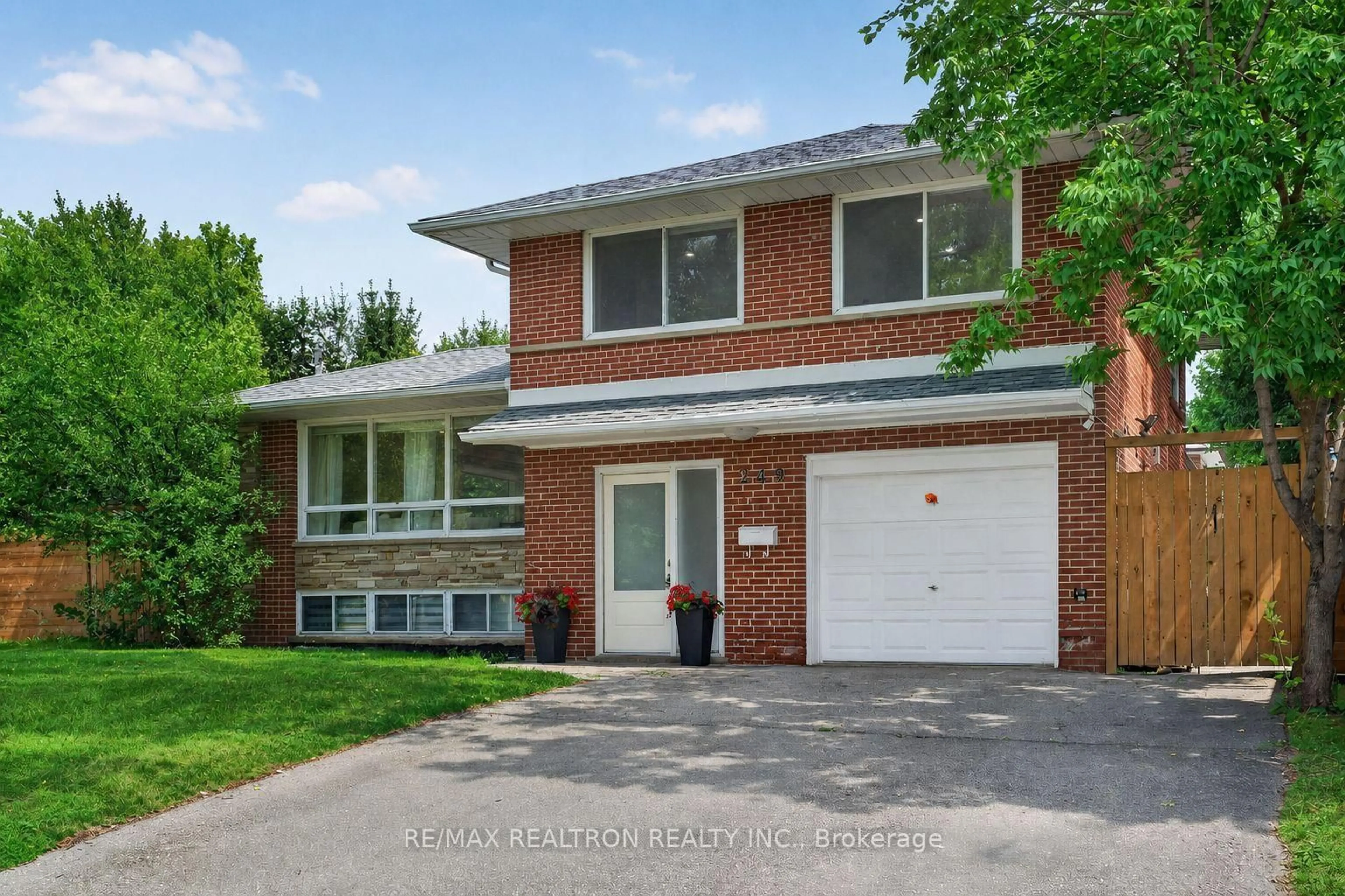Home with brick exterior material, street for 249 Tampico Rd, Richmond Hill Ontario L4C 4R8