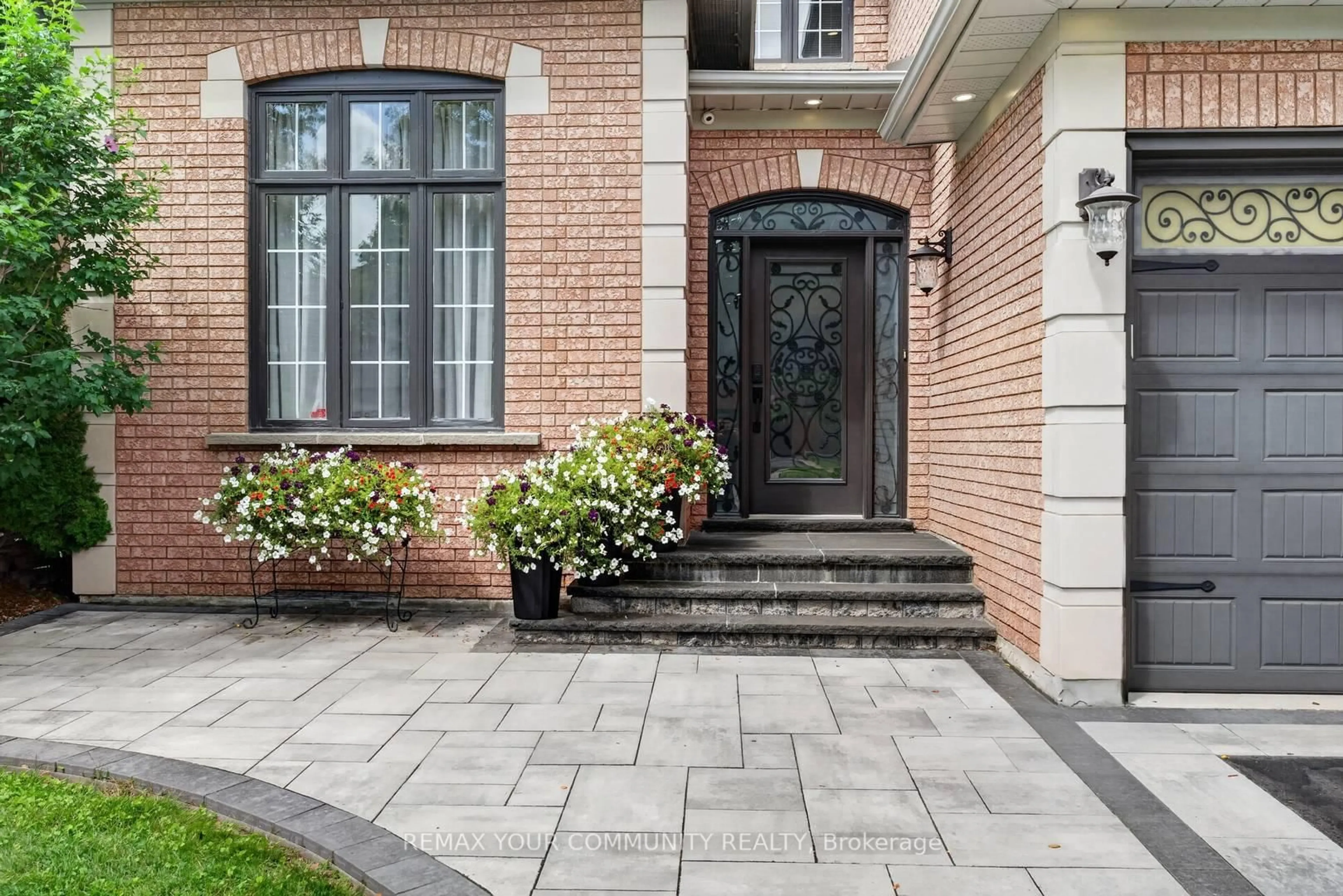 Unknown for 786 Exceller Circ, Newmarket Ontario L3X 1P5