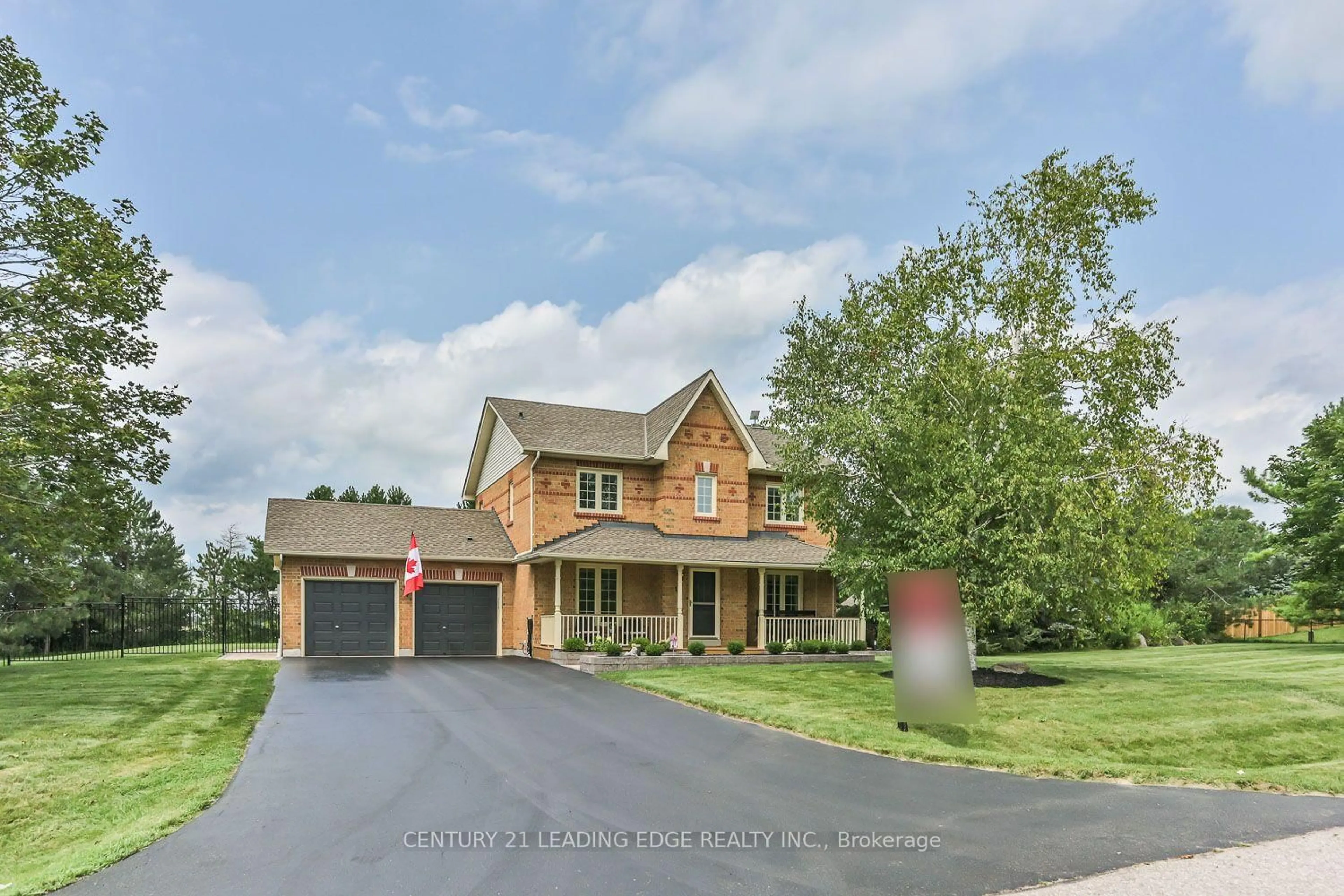 A pic from outside/outdoor area/front of a property/back of a property/a pic from drone, street for 12 Taylor Dr, Uxbridge Ontario L0C 1E0