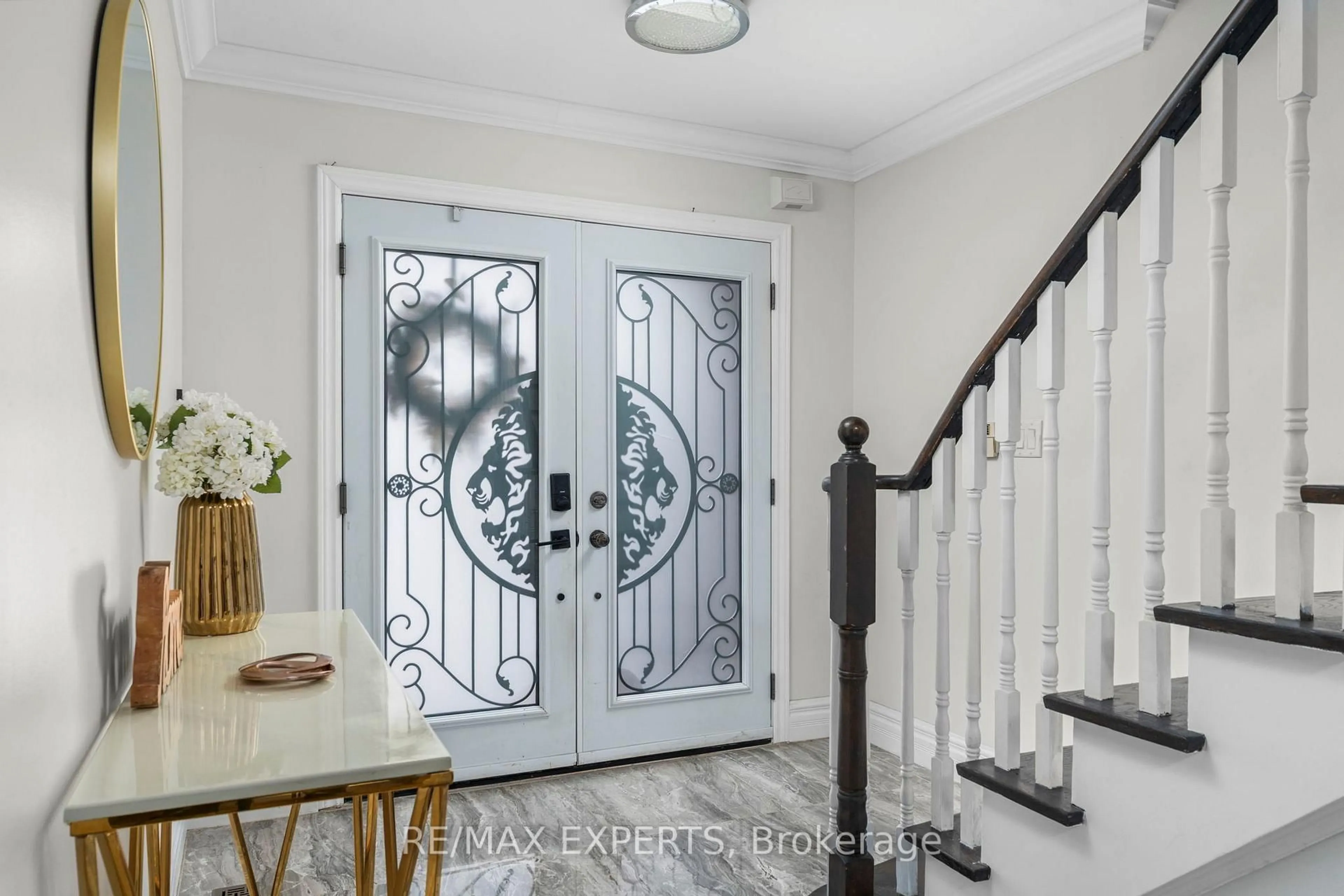 Indoor entryway for 173 Rosanna Cres, Vaughan Ontario L6A 2T4