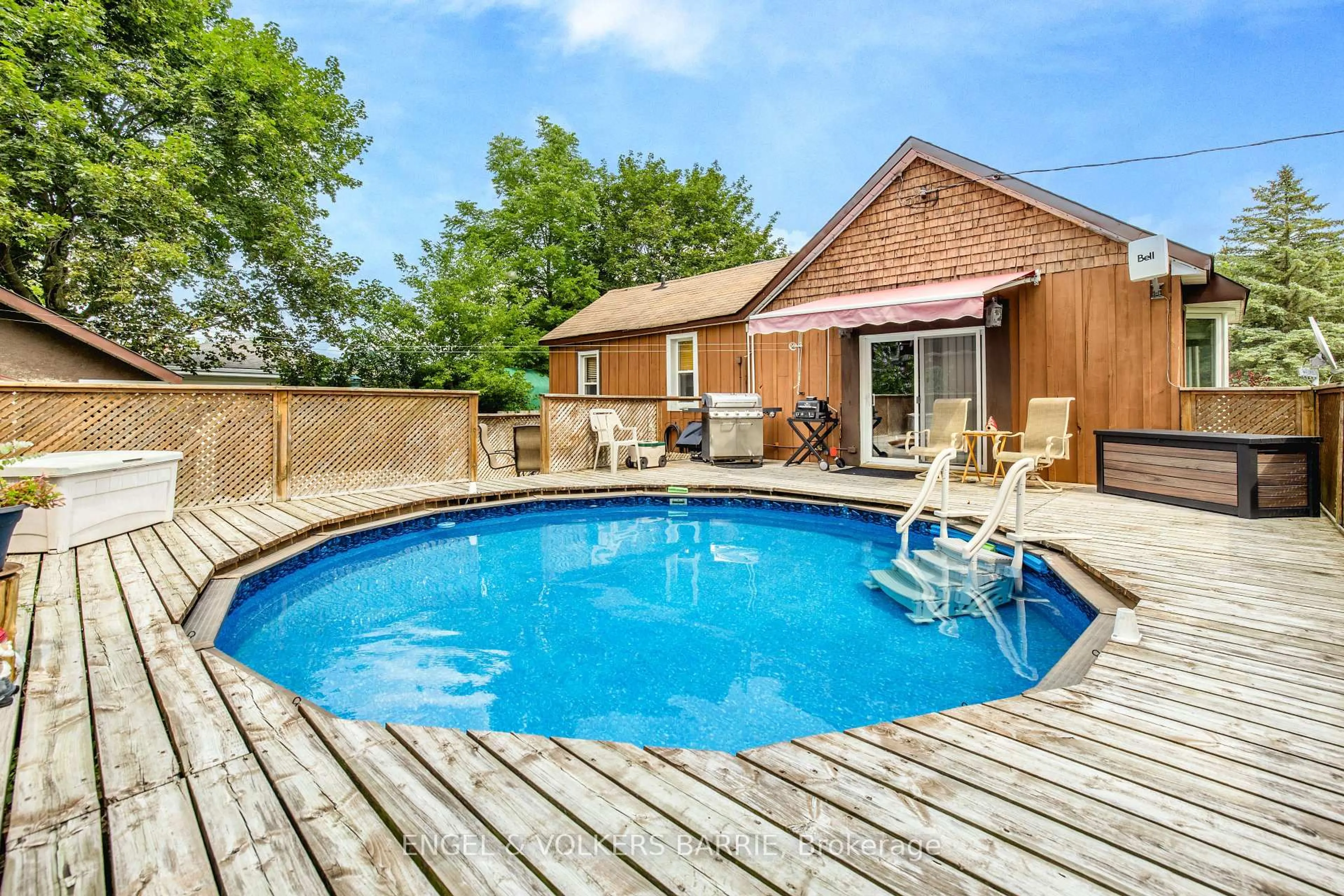 Pool for 99 King St, Essa Ontario L0M 1B0