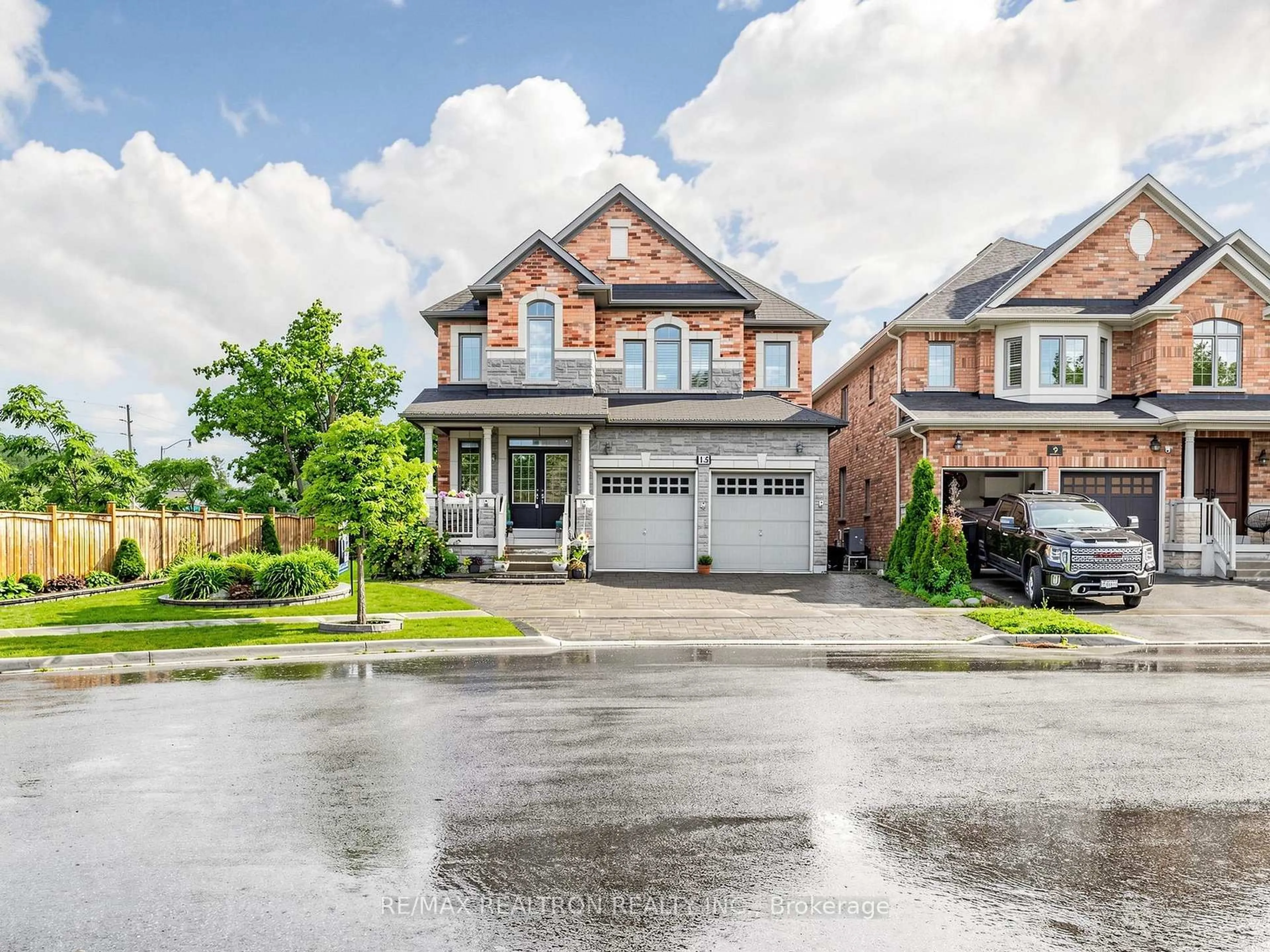 Home with brick exterior material, street for 15 Motley Crt, Richmond Hill Ontario L4E 0N4