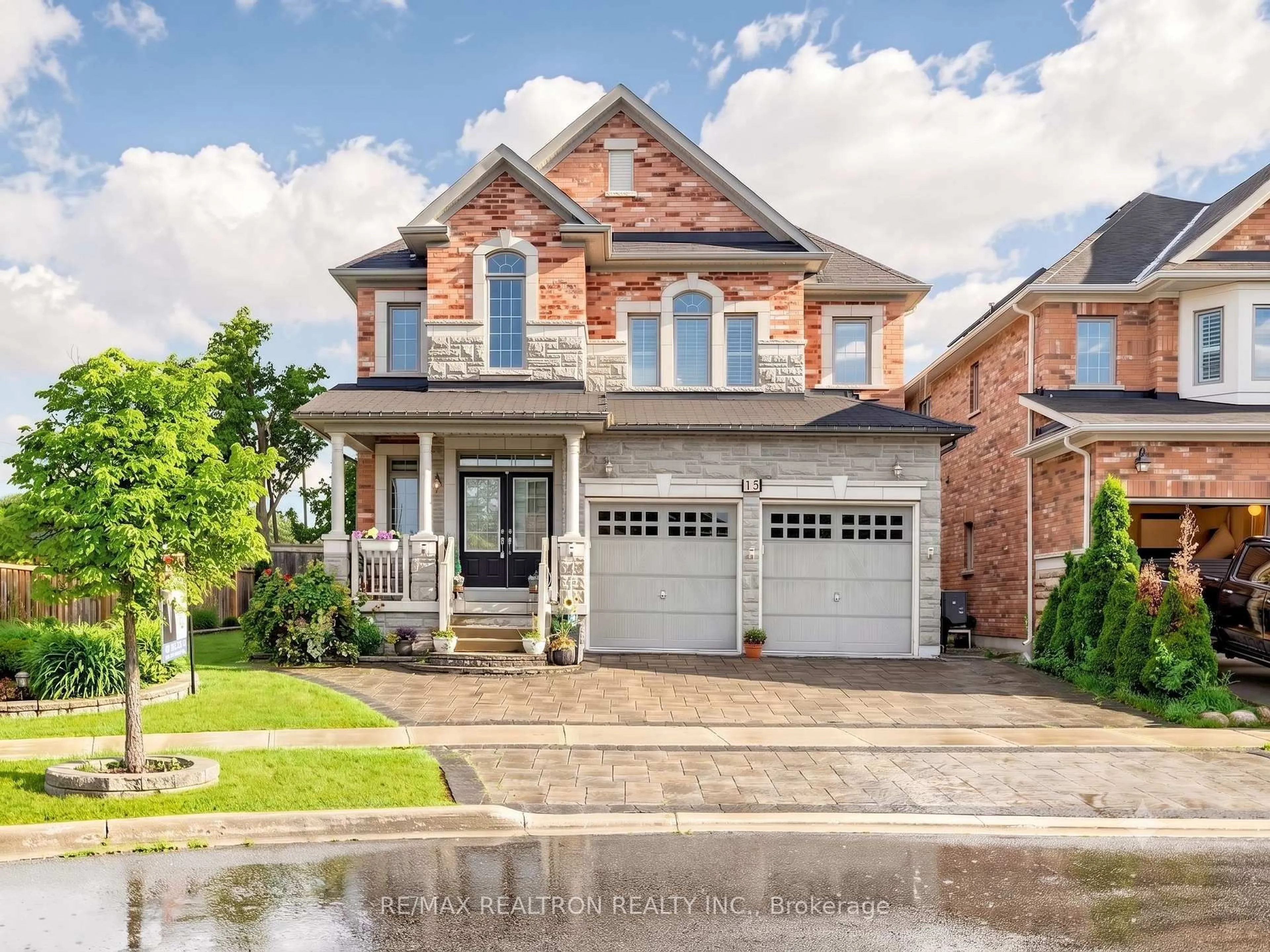 Home with brick exterior material, street for 15 Motley Crt, Richmond Hill Ontario L4E 0N4