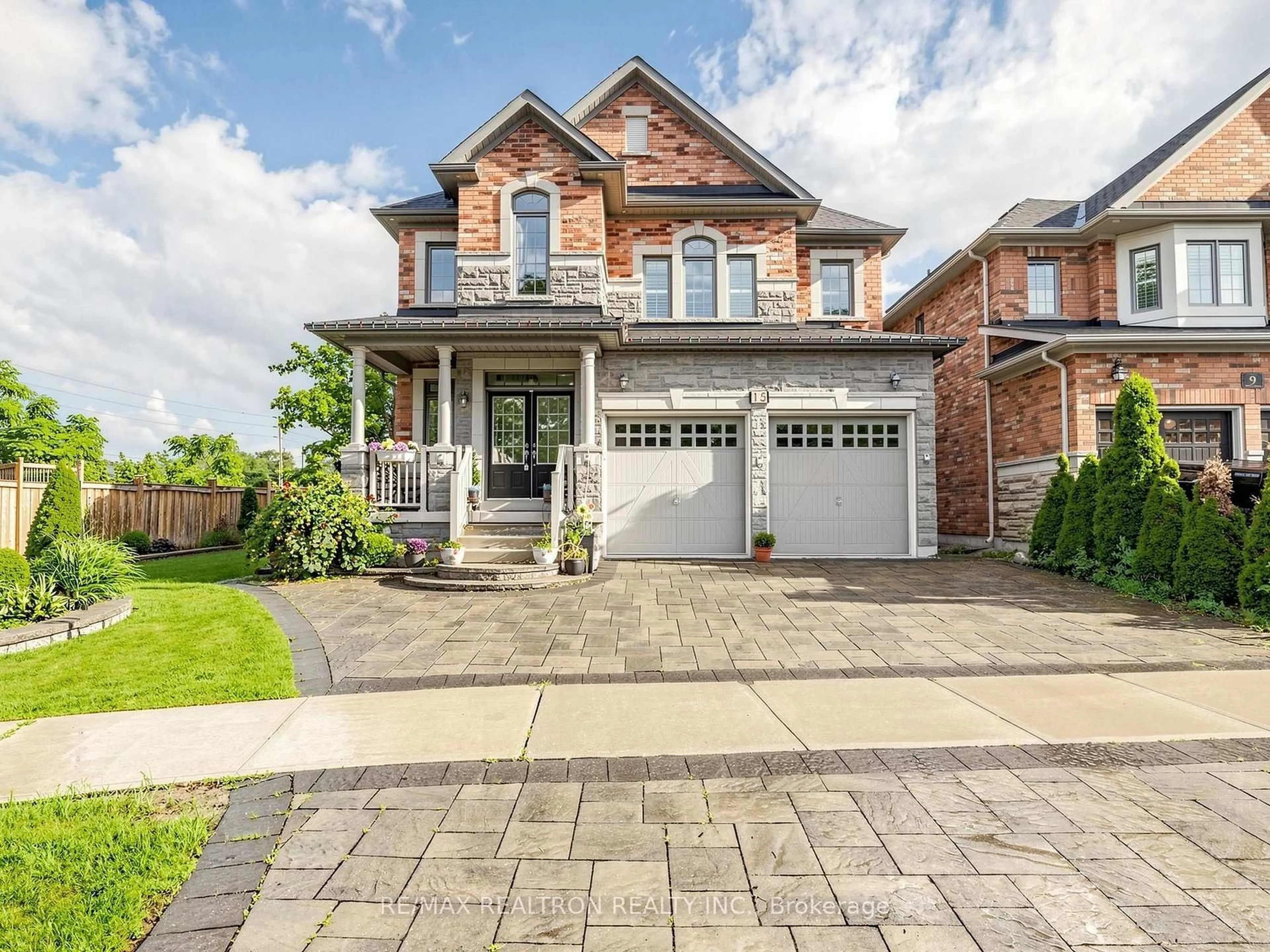 Home with brick exterior material, street for 15 Motley Crt, Richmond Hill Ontario L4E 0N4
