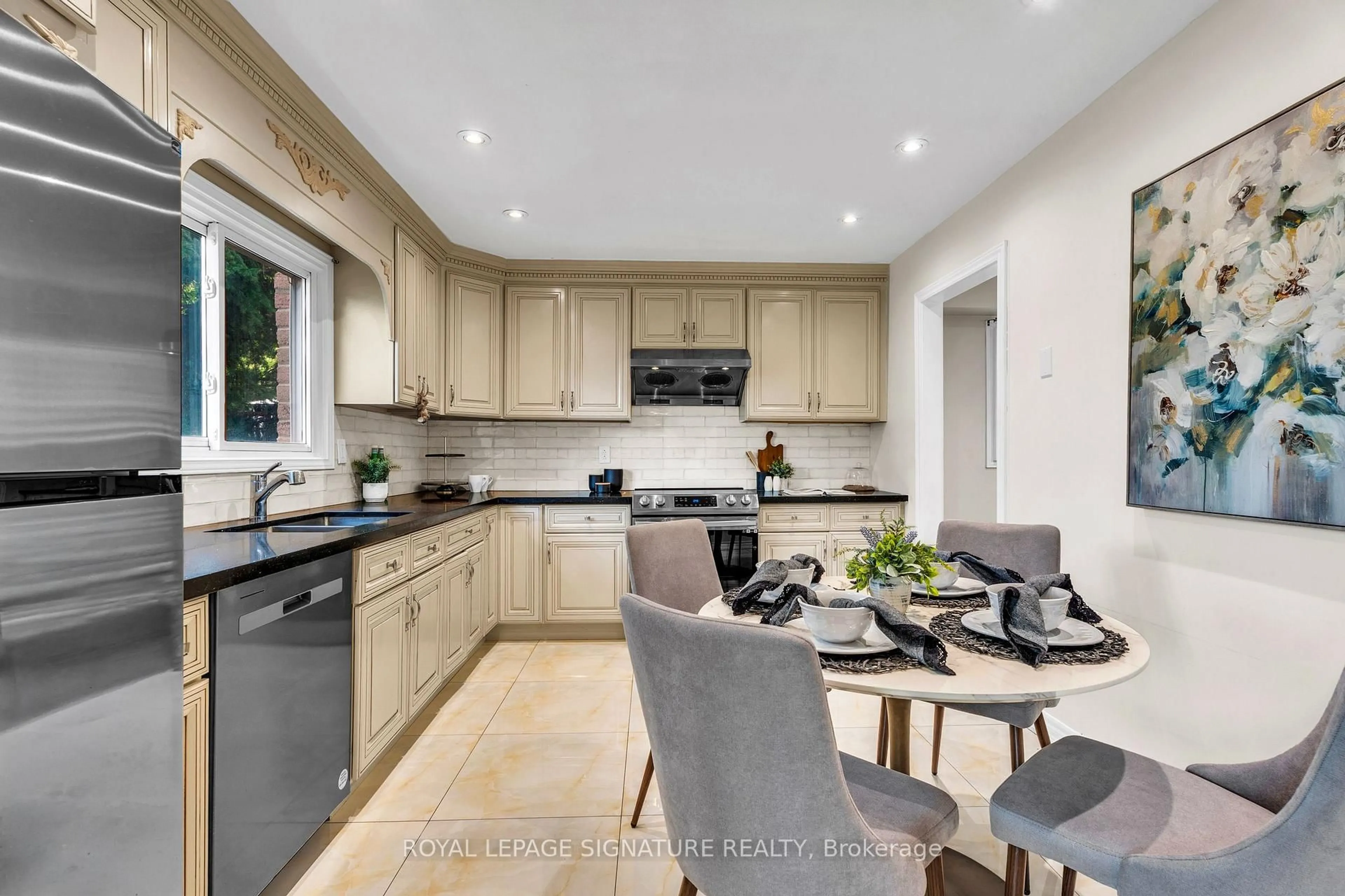 Open concept kitchen, ceramic/tile floor for 89 Batson Dr, Aurora Ontario L4G 3R2