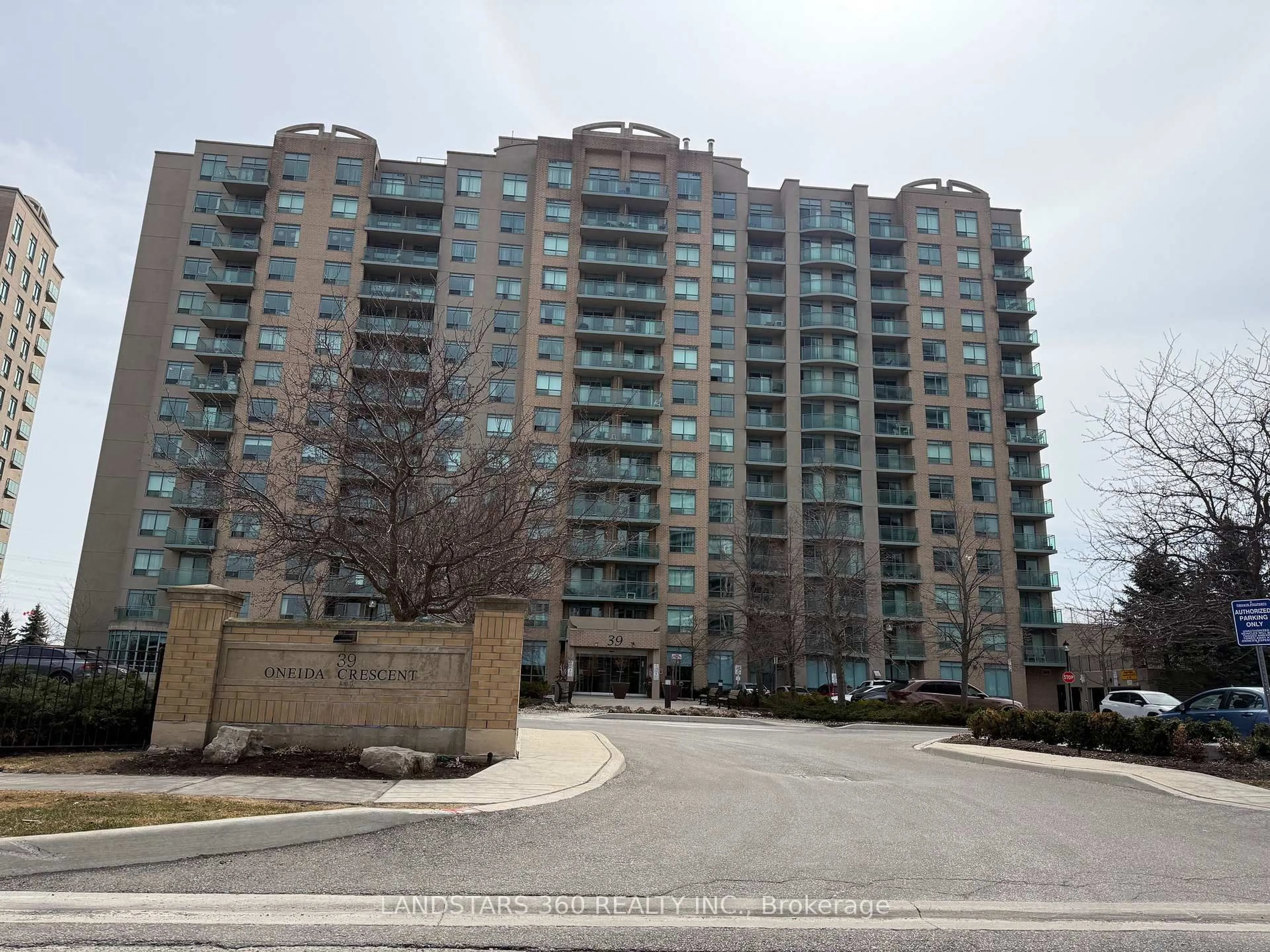 Unknown for 39 Oneida Cres #906, Richmond Hill Ontario L4B 4T9