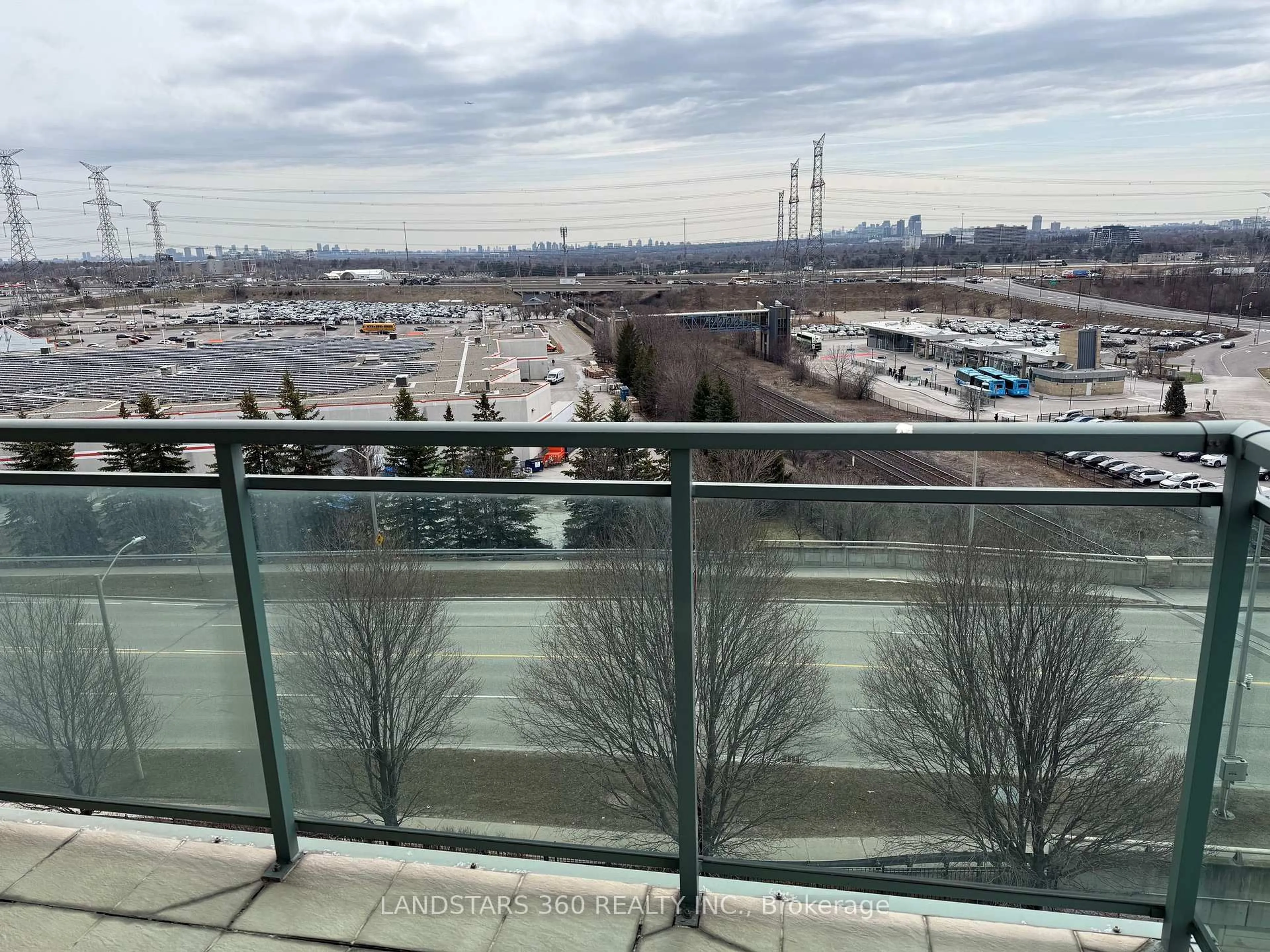 Balcony in the apartment, city buildings view from balcony for 39 Oneida Cres #906, Richmond Hill Ontario L4B 4T9