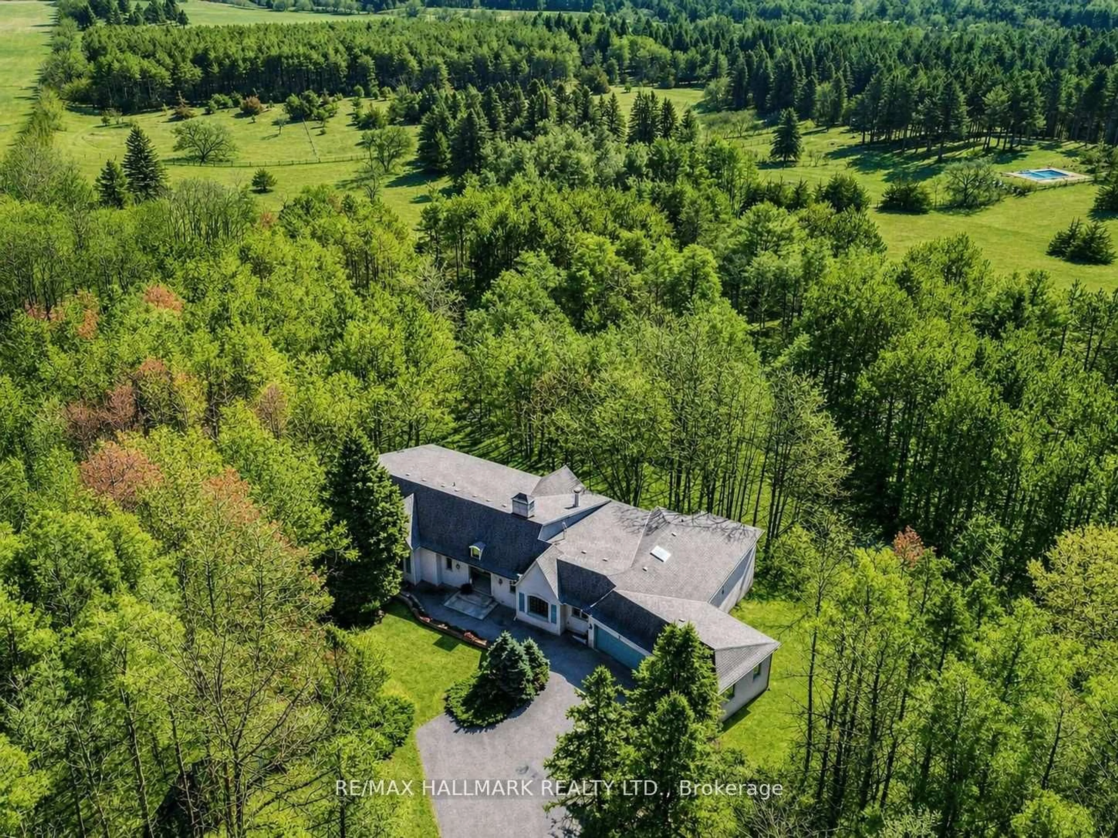 A pic from outside/outdoor area/front of a property/back of a property/a pic from drone, forest/trees view for 18381 McCowan Rd, East Gwillimbury Ontario L0G 1M0