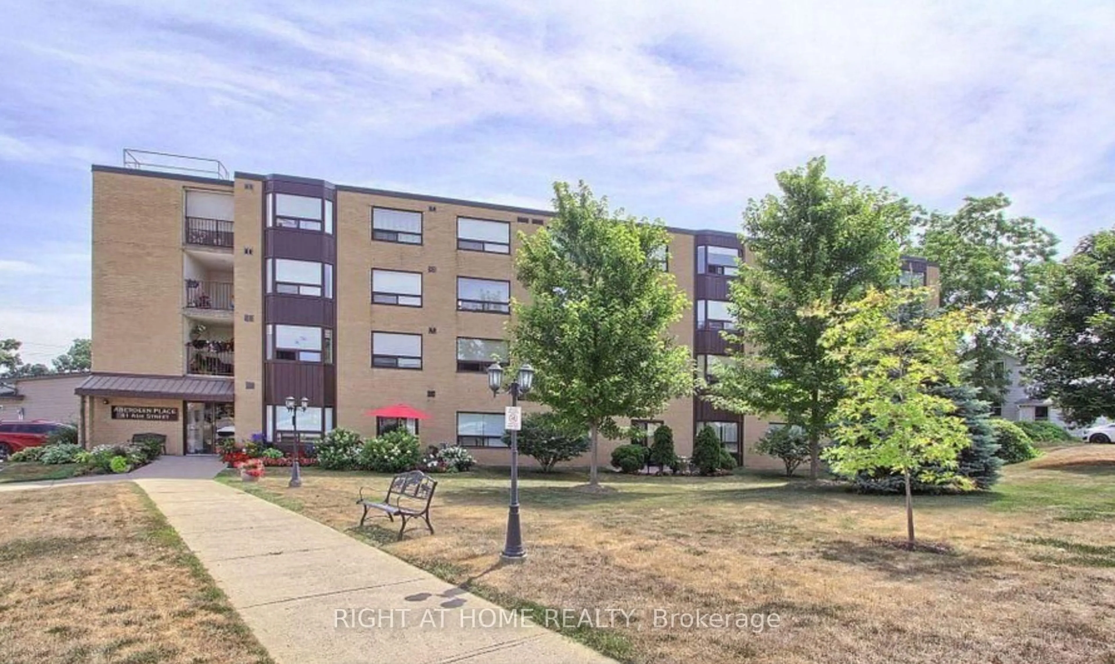 Unknown for 41 Ash St #402, Uxbridge Ontario L9P 1E2