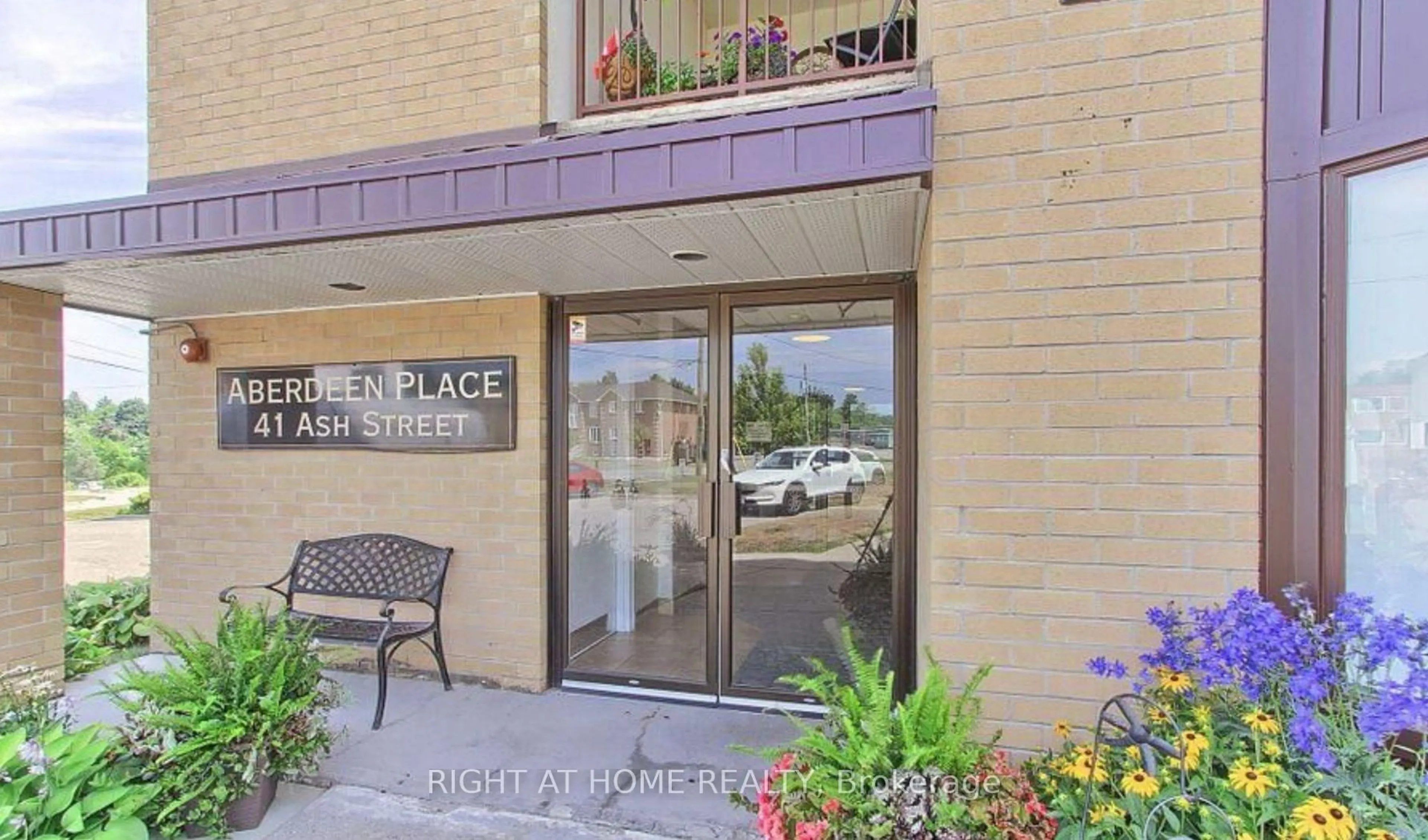 Unknown for 41 Ash St #402, Uxbridge Ontario L9P 1E2
