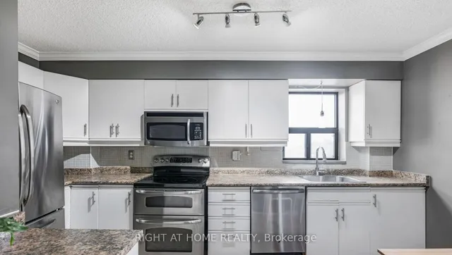 41 Ash St #402, Uxbridge 3