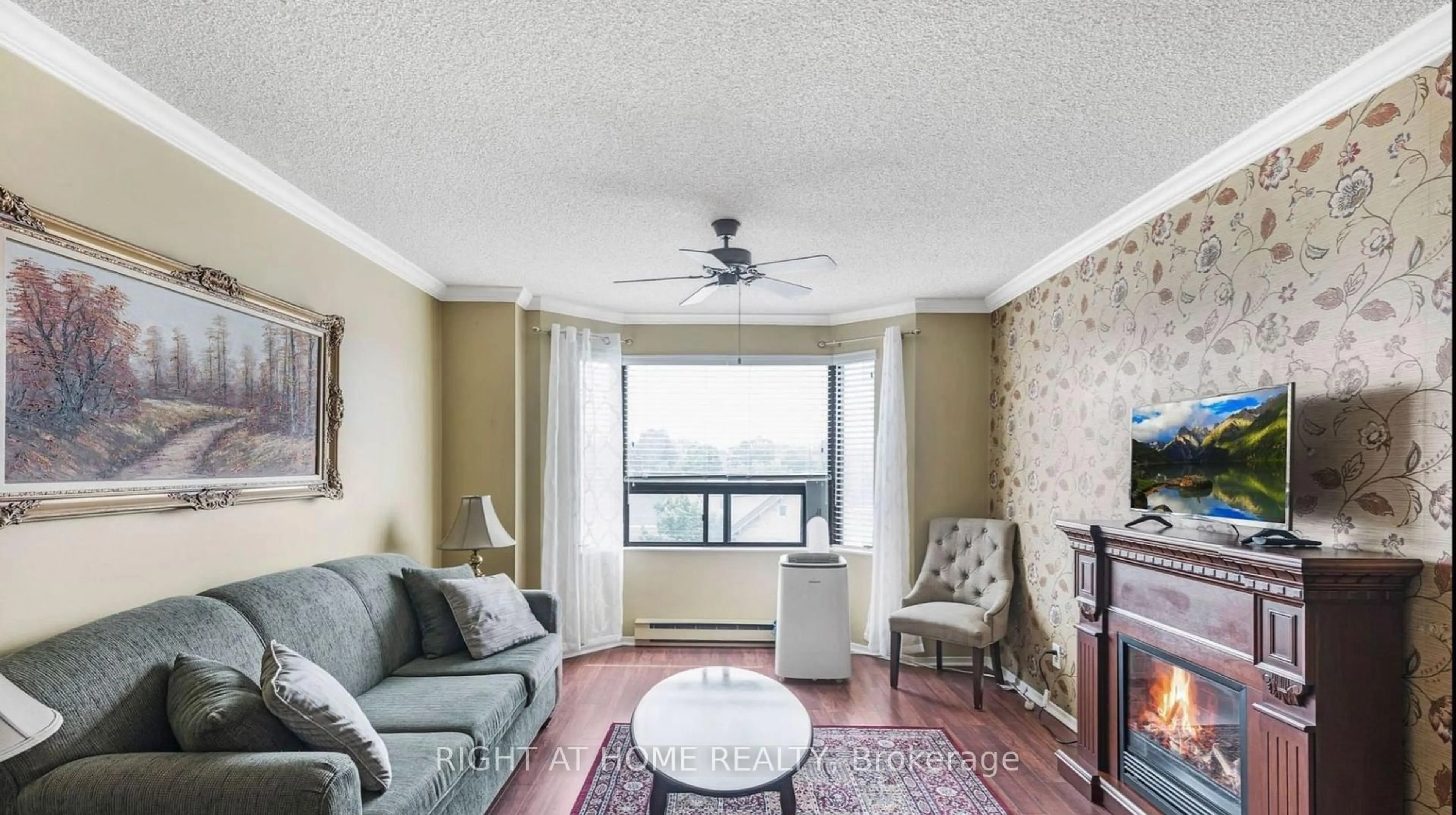Living room with furniture, unknown for 41 Ash St #402, Uxbridge Ontario L9P 1E2
