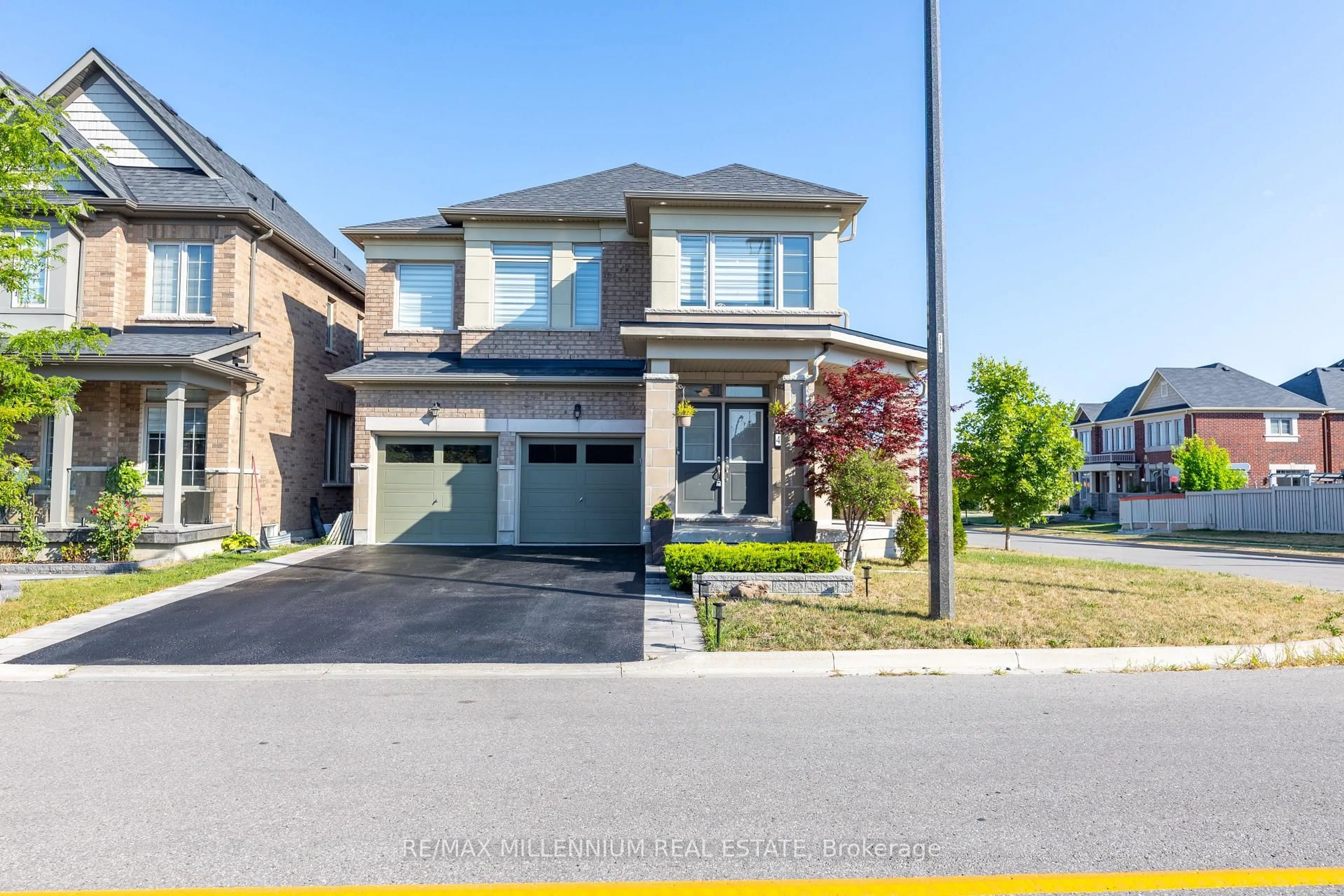 Home with brick exterior material, street for 40 Frederick Pearson St, East Gwillimbury Ontario L9N 0R8