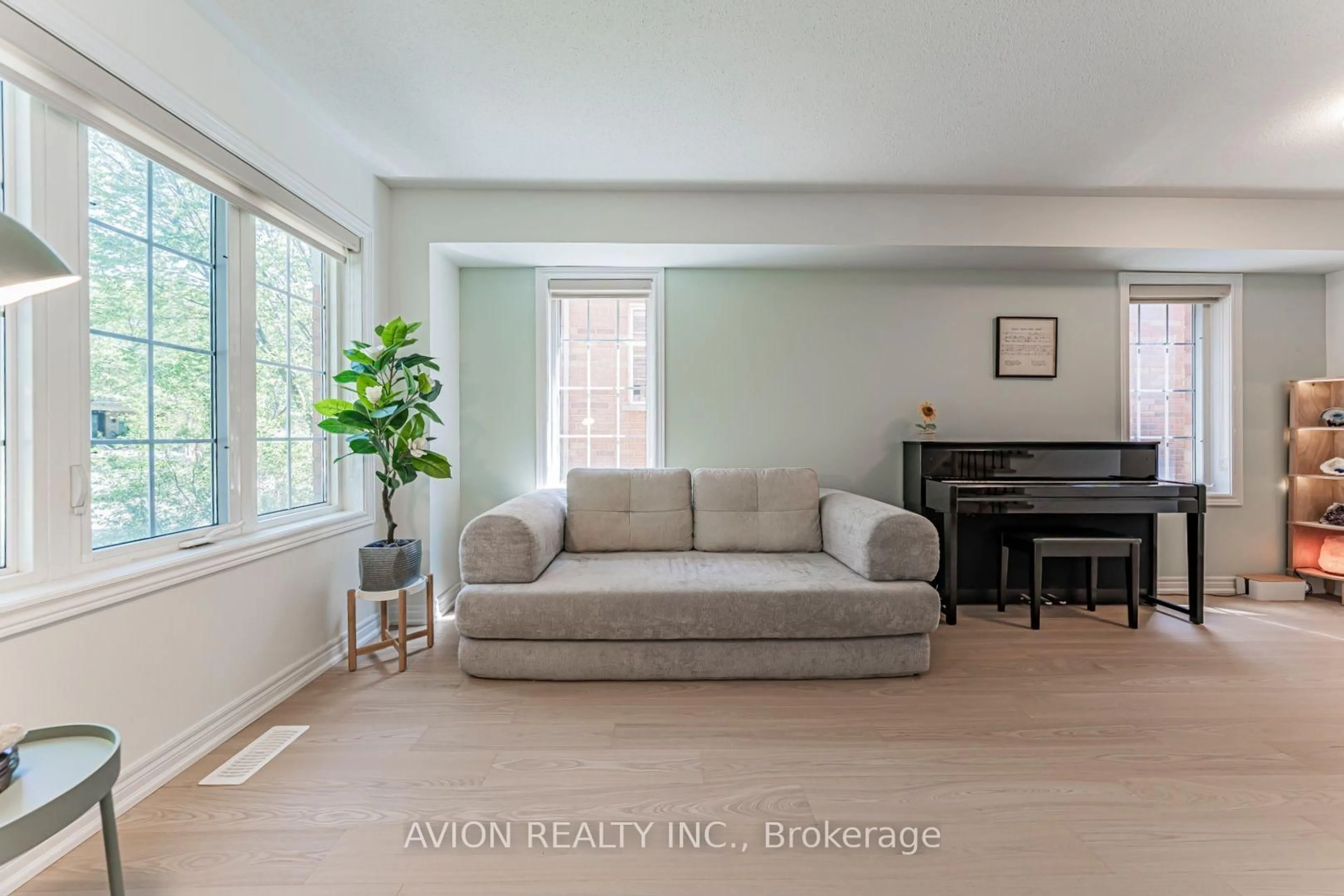 Living room with furniture, unknown for 483 White's Hill Ave, Markham Ontario L6B 0J8