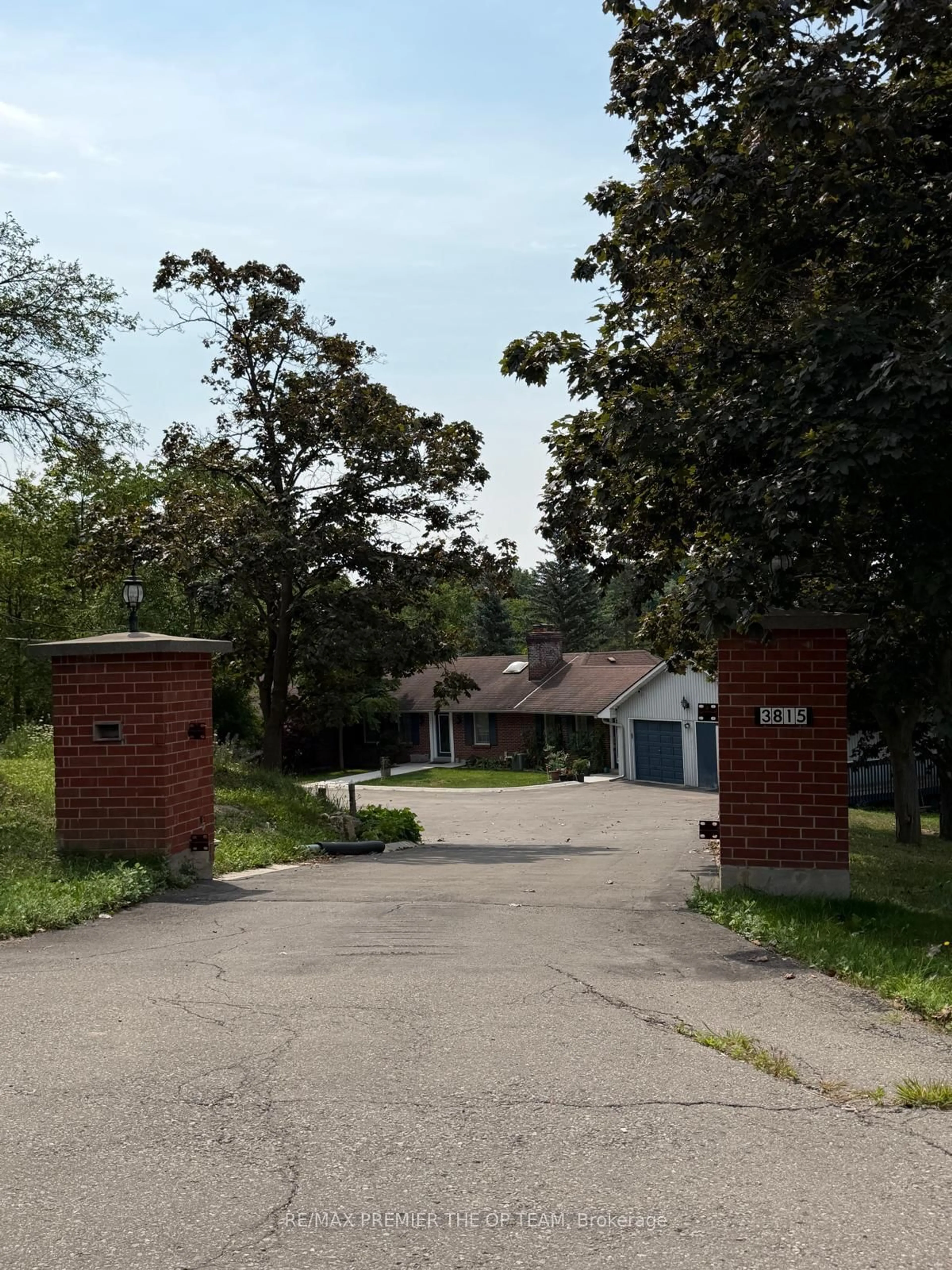 Unknown for 3815 King Rd, King Ontario L7B 1K4