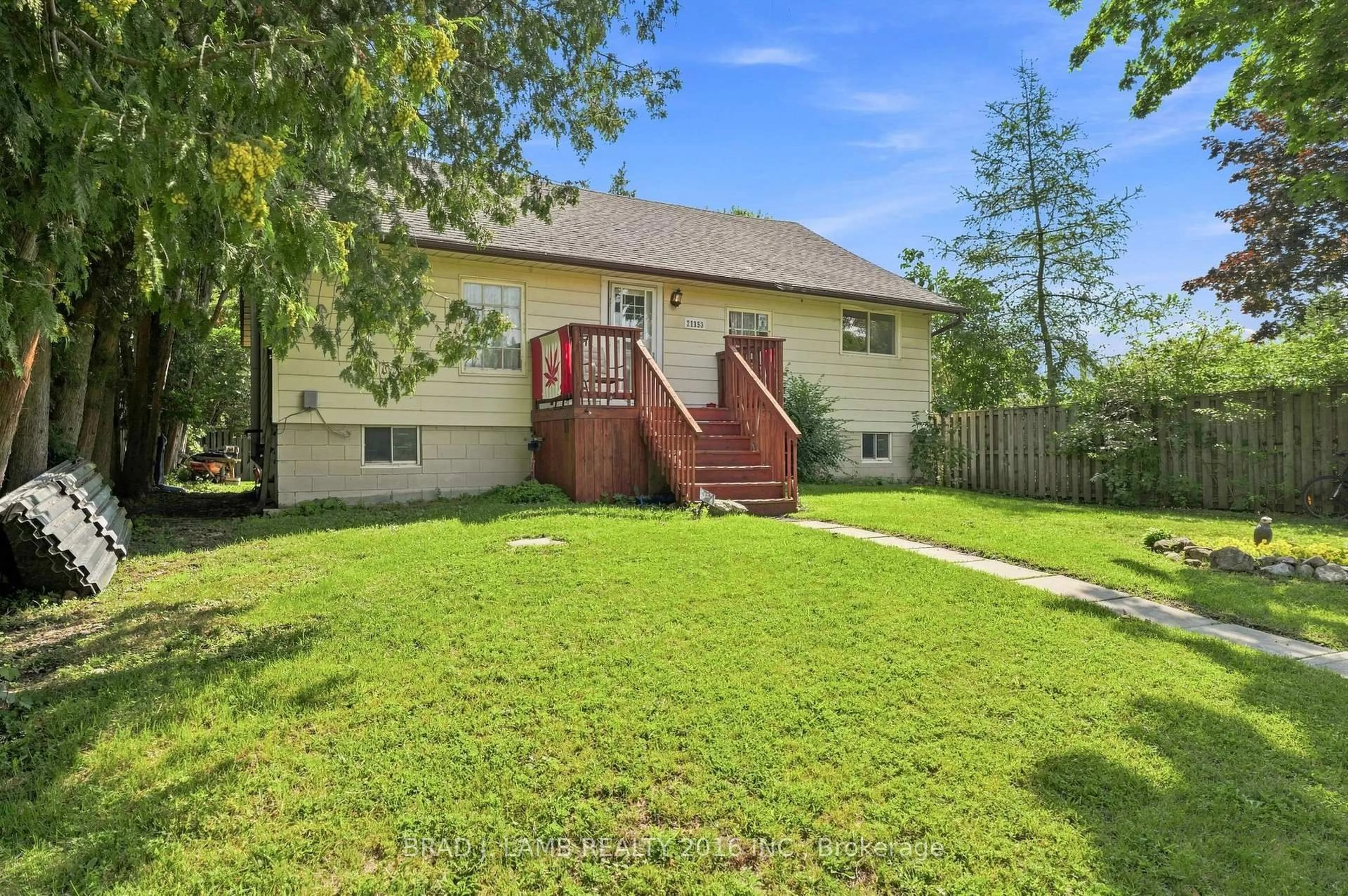 Patio, unknown for 21153 Dalton Rd, Georgina Ontario L0E 1N0