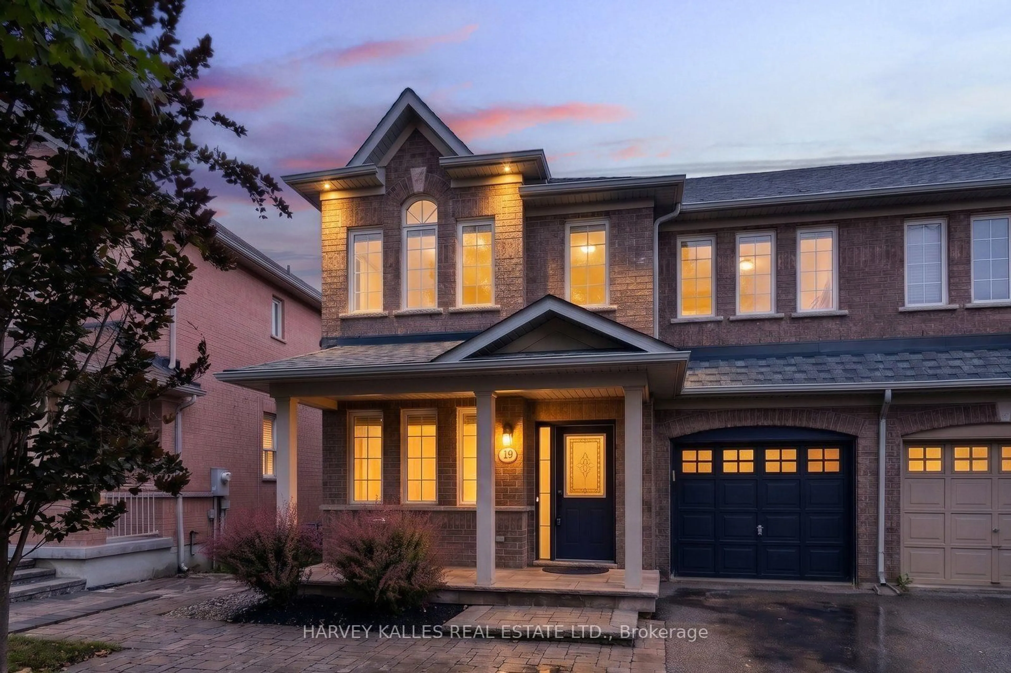 Home with brick exterior material, street for 19 Starr Cres, Aurora Ontario L4G 7X4