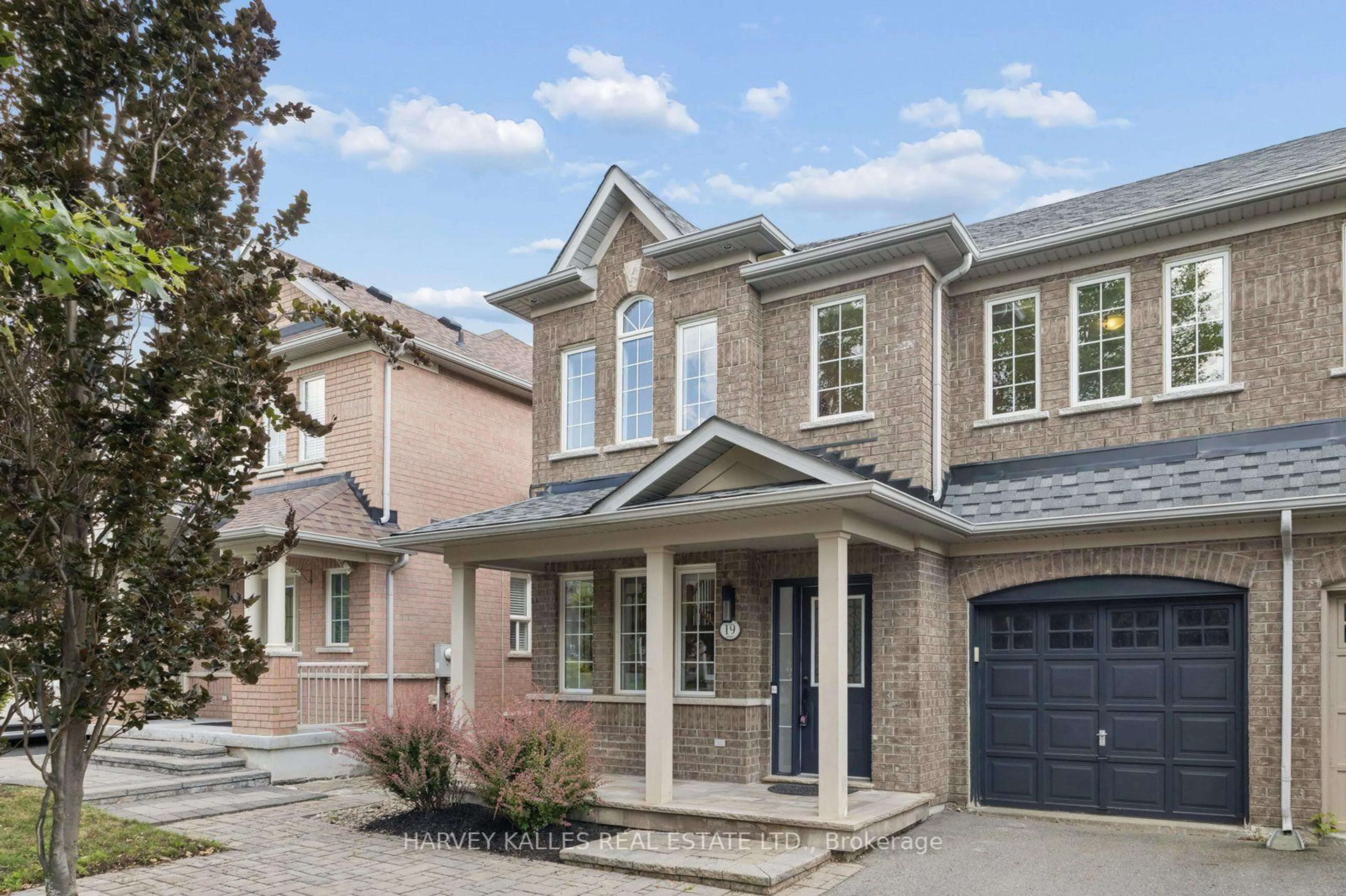 Home with brick exterior material, street for 19 Starr Cres, Aurora Ontario L4G 7X4